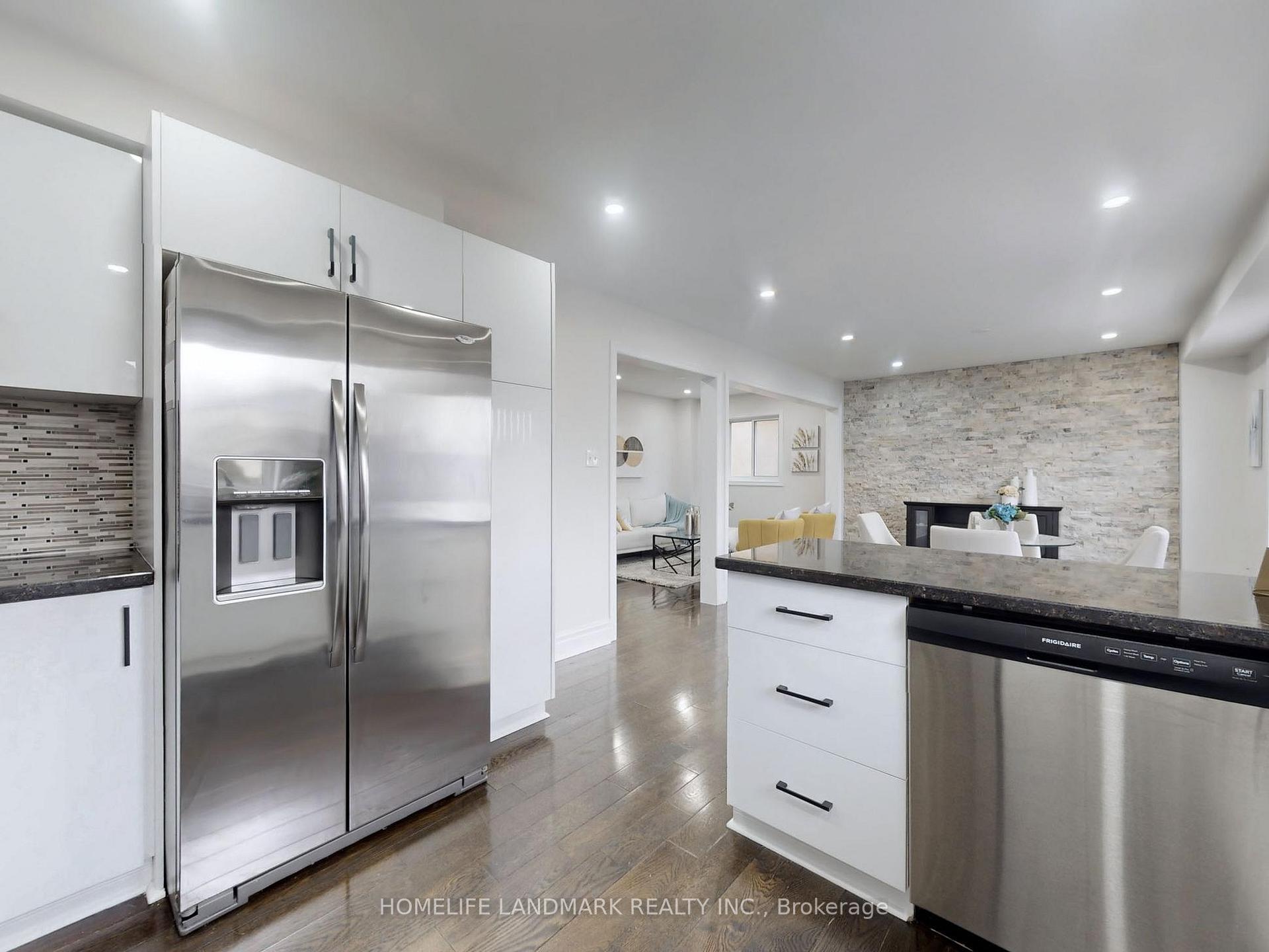 Photo 15 of 143 Baycliffe Drive, Whitby, Williamsburg — HOMEH
