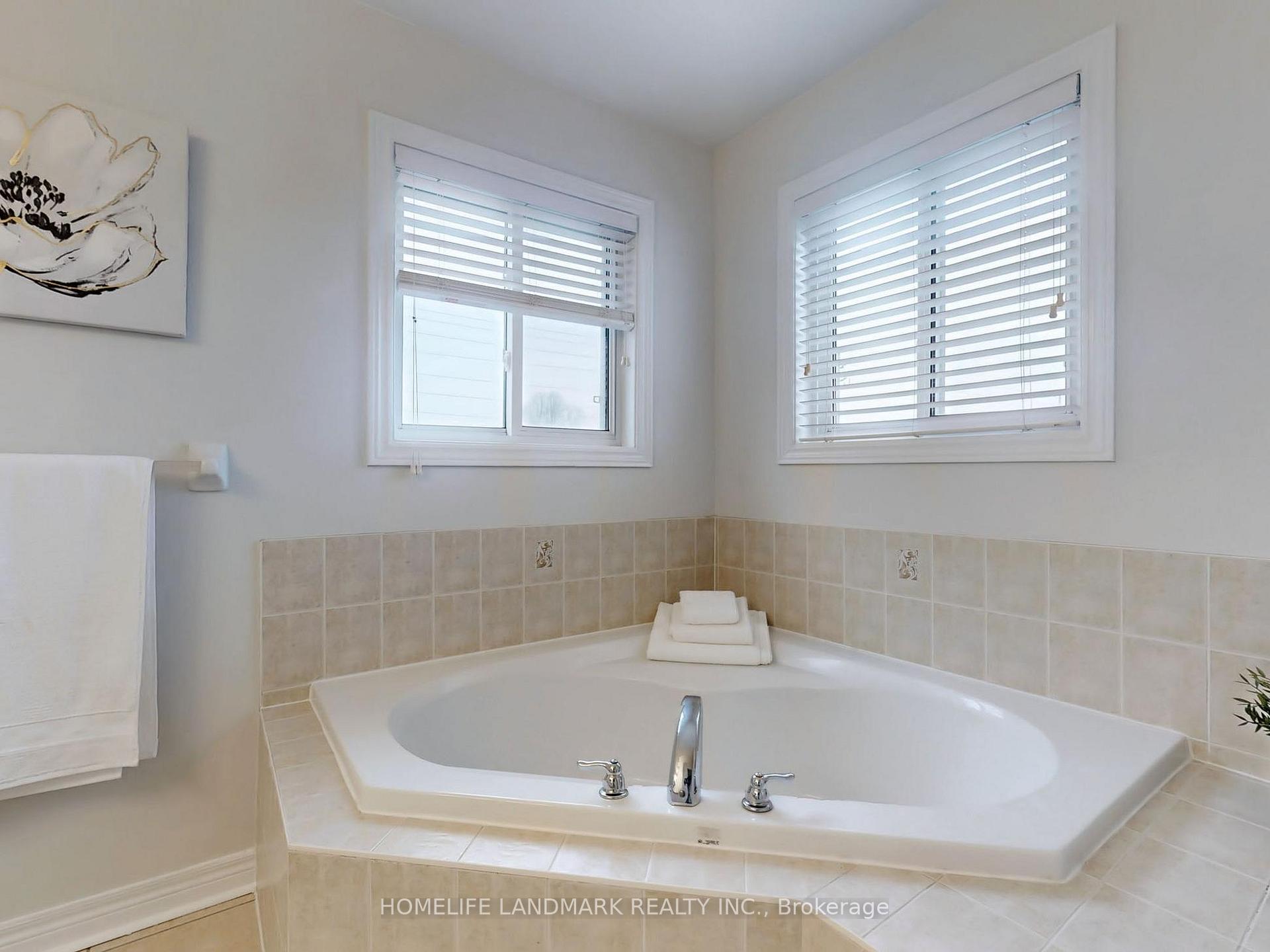 Photo 31 of 143 Baycliffe Drive, Whitby, Williamsburg — HOMEH