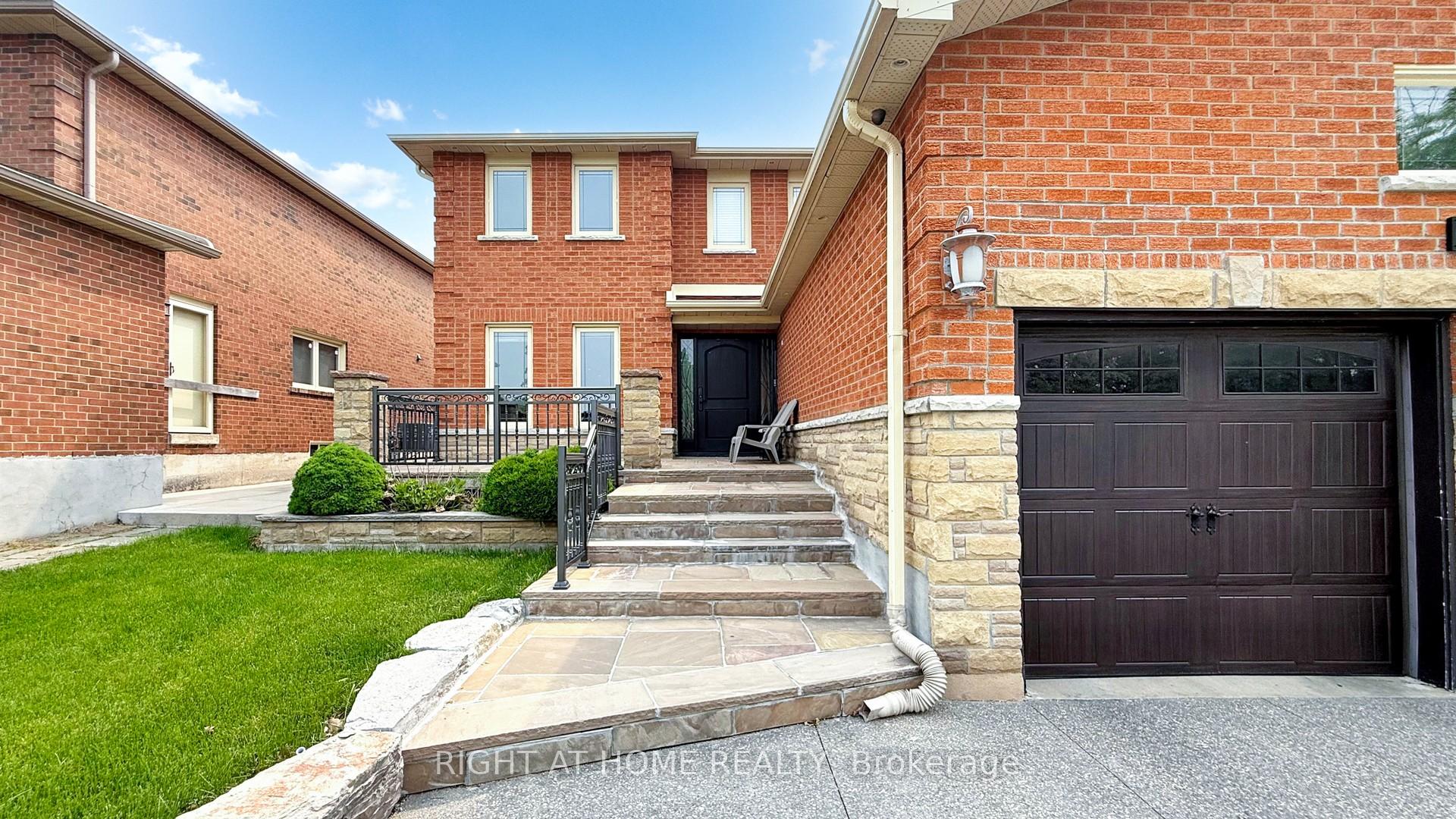 Photo 4 of Unit Main, 278 Barrhill Road, Vaughan, Maple — HOMEH