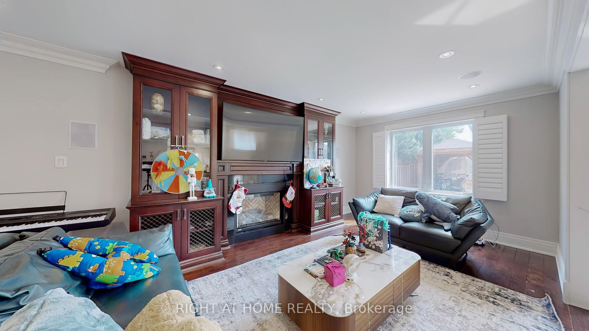 Photo 6 of Unit Main, 278 Barrhill Road, Vaughan, Maple — HOMEH