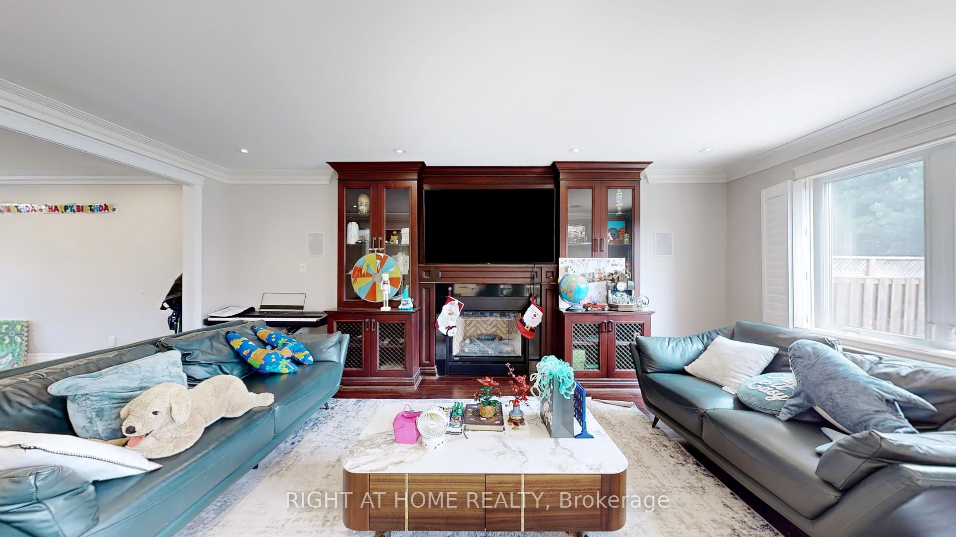 Photo 7 of Unit Main, 278 Barrhill Road, Vaughan, Maple — HOMEH
