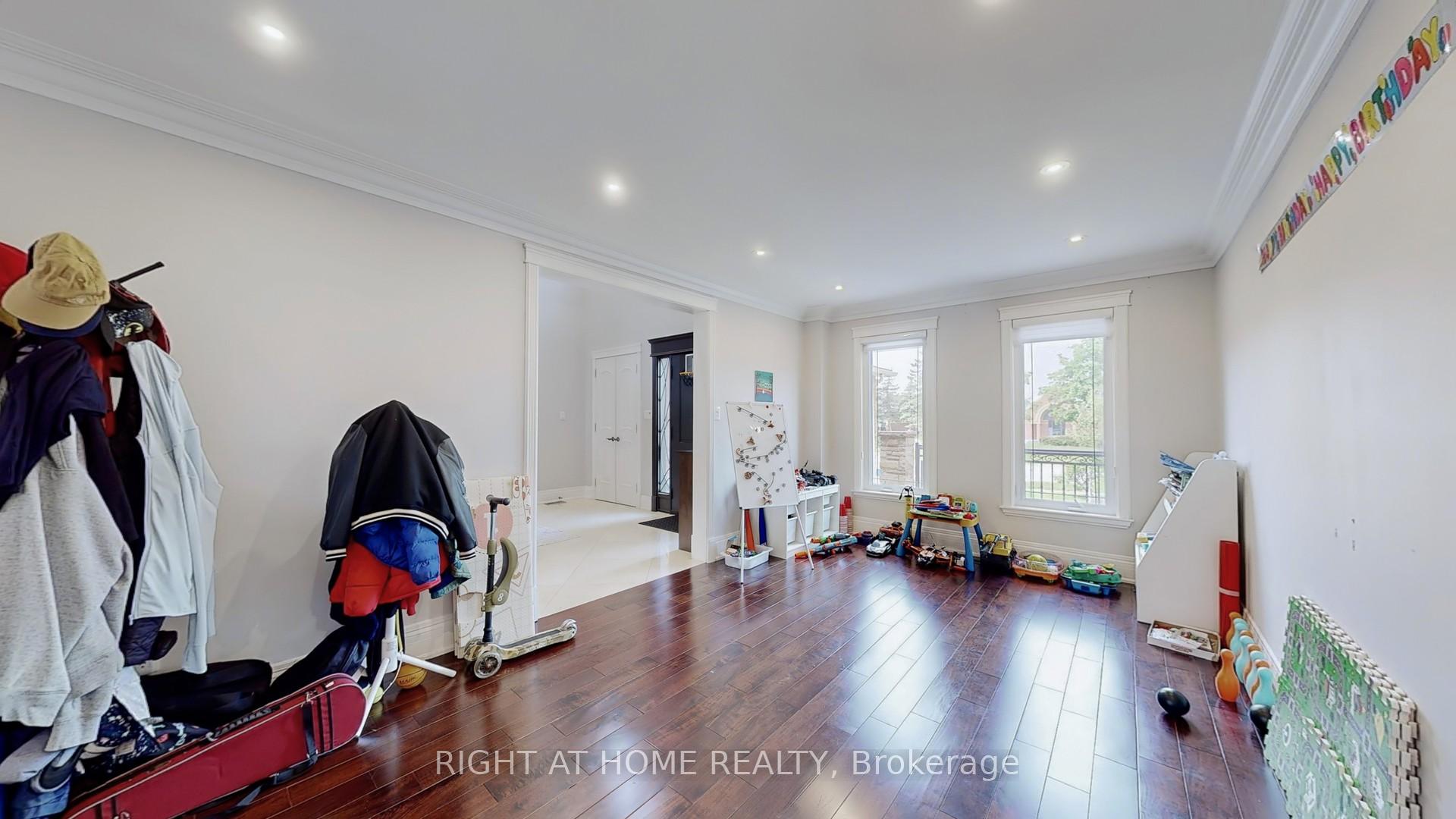 Photo 10 of Unit Main, 278 Barrhill Road, Vaughan, Maple — HOMEH