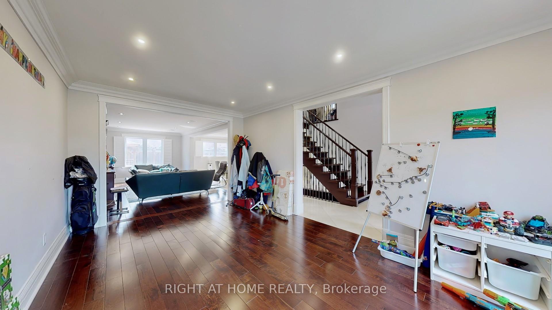 Photo 12 of Unit Main, 278 Barrhill Road, Vaughan, Maple — HOMEH