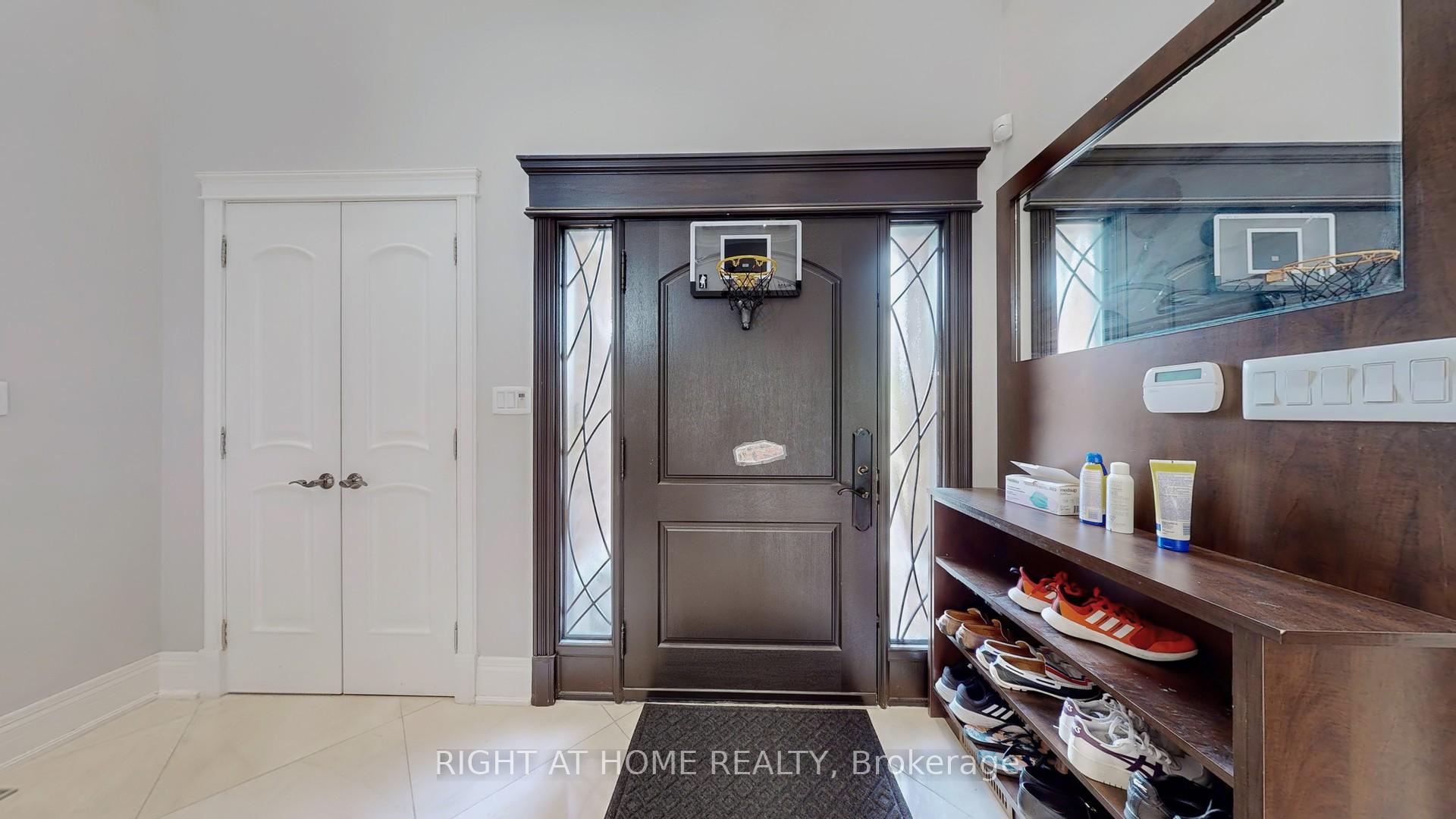 Photo 26 of Unit Main, 278 Barrhill Road, Vaughan, Maple — HOMEH