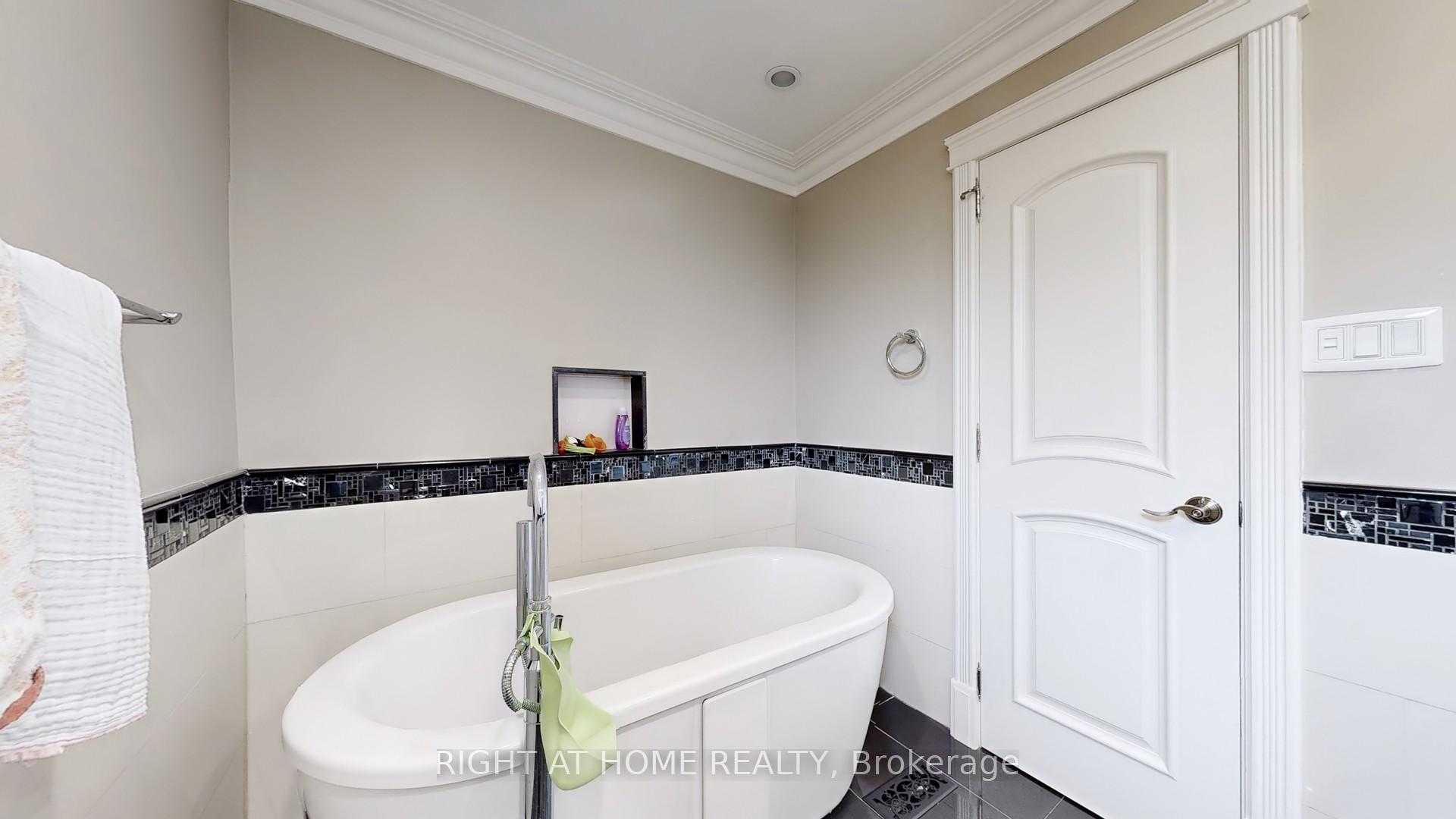 Photo 45 of Unit Main, 278 Barrhill Road, Vaughan, Maple — HOMEH