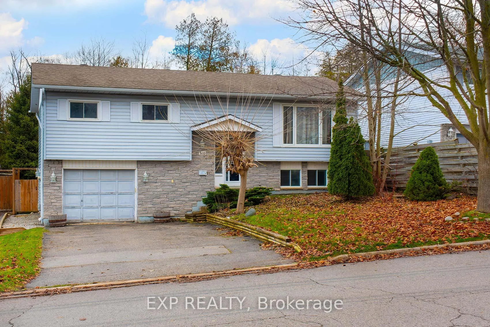Photo 1 of 310 Crawford Street, Barrie, Ardagh — HOMEH