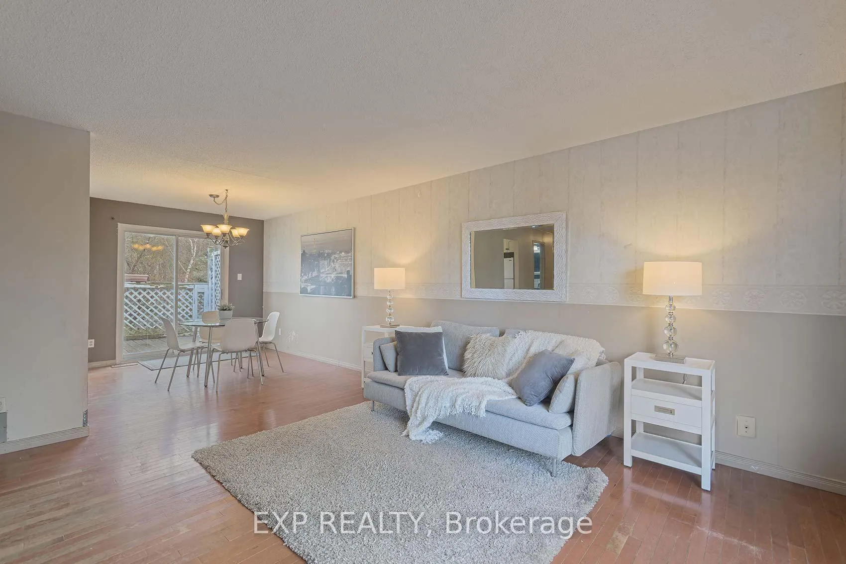 Photo 3 of 310 Crawford Street, Barrie, Ardagh — HOMEH