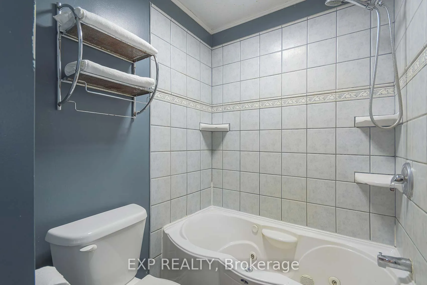 Photo 18 of 310 Crawford Street, Barrie, Ardagh — HOMEH