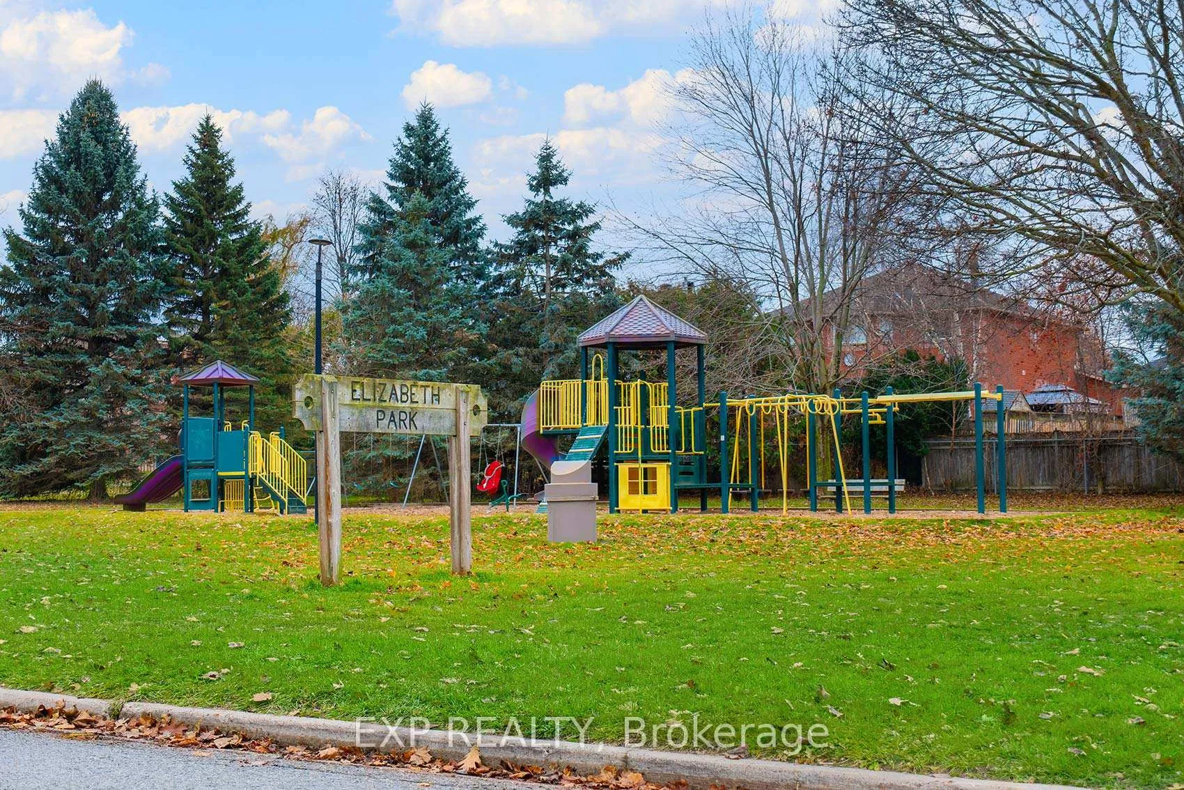 Photo 38 of 310 Crawford Street, Barrie, Ardagh — HOMEH