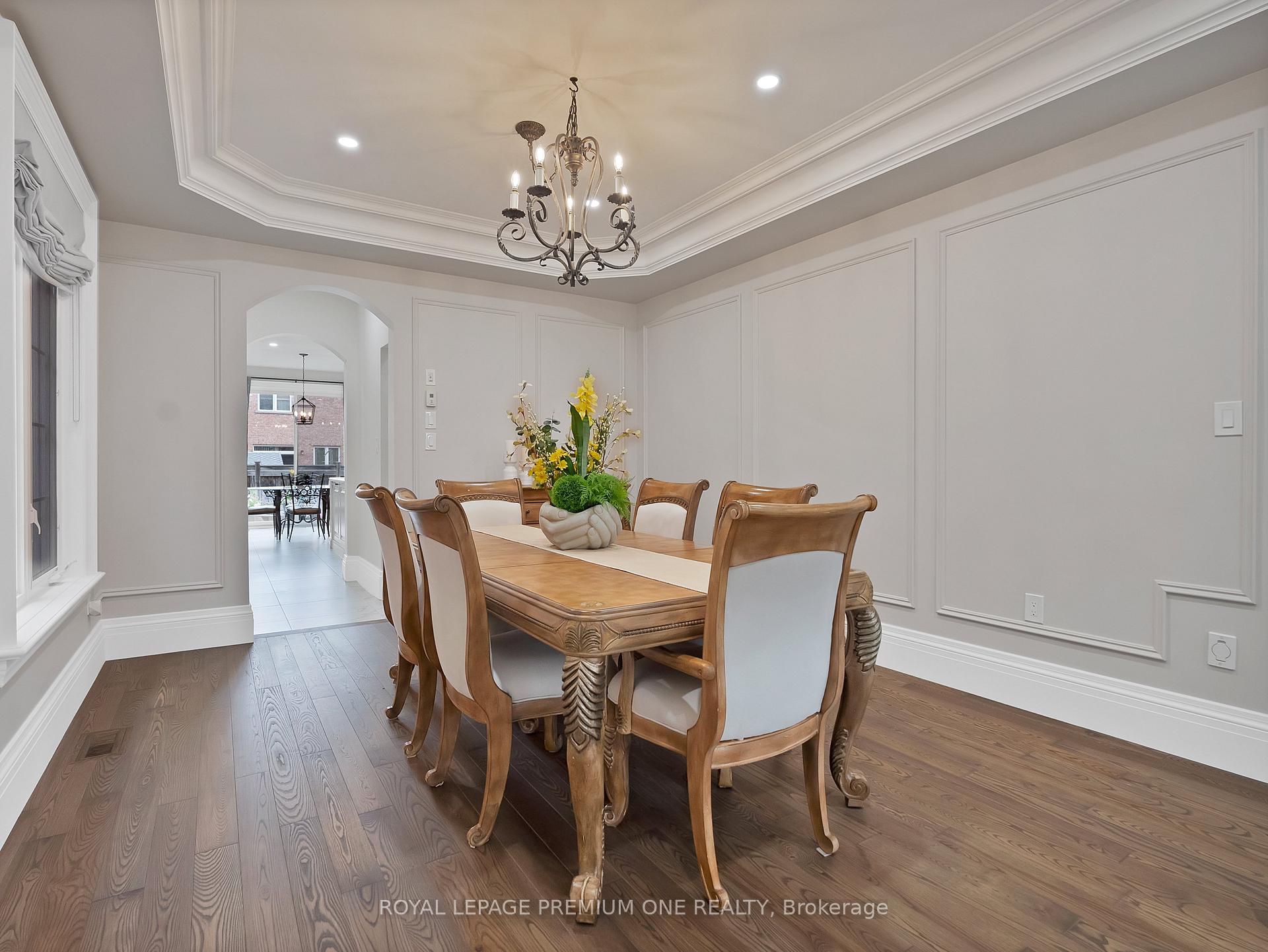 Photo 4 of 163 Tonner Crescent, Aurora, Bayview Northeast — HOMEH