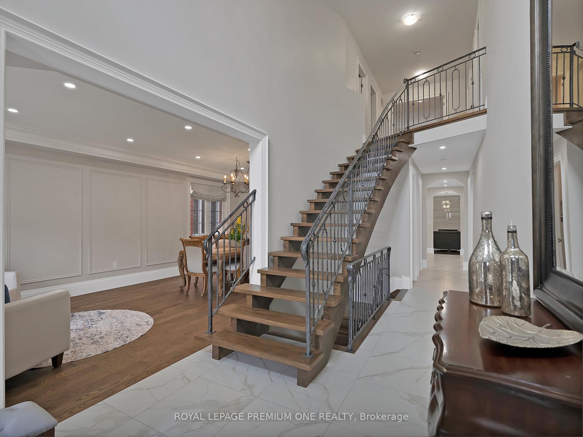 Photo 8 of 163 Tonner Crescent, Aurora, Bayview Northeast — HOMEH