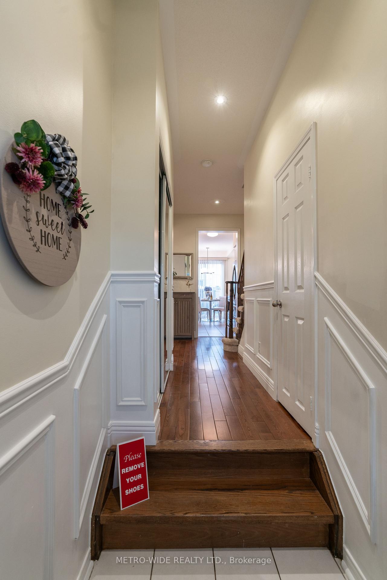 Photo 5 of 51 Silverwood Circle, Ajax, Central East — HOMEH