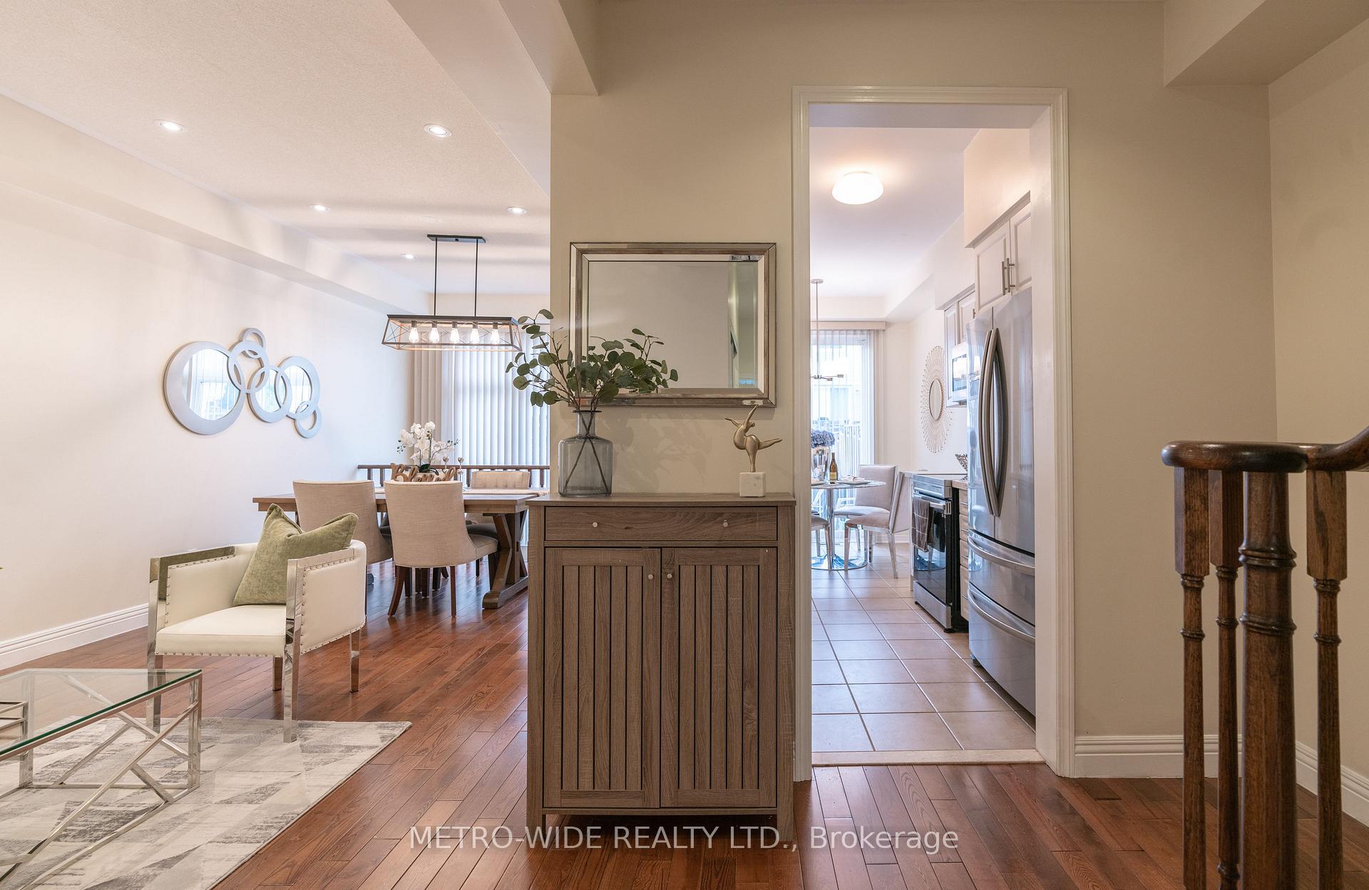 Photo 9 of 51 Silverwood Circle, Ajax, Central East — HOMEH