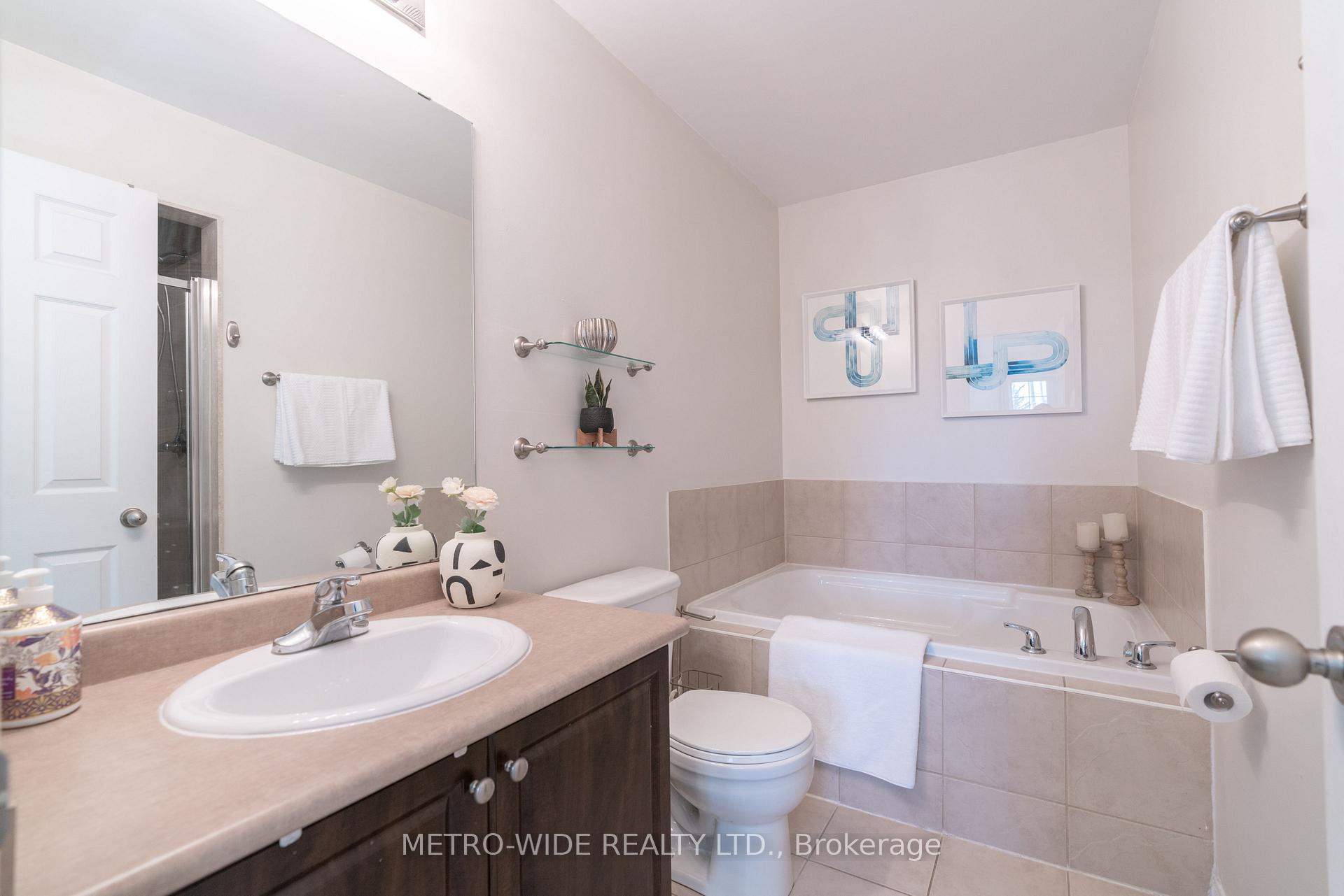 Photo 26 of 51 Silverwood Circle, Ajax, Central East — HOMEH