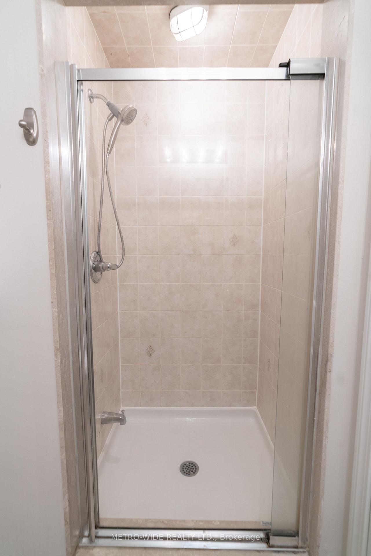 Photo 27 of 51 Silverwood Circle, Ajax, Central East — HOMEH