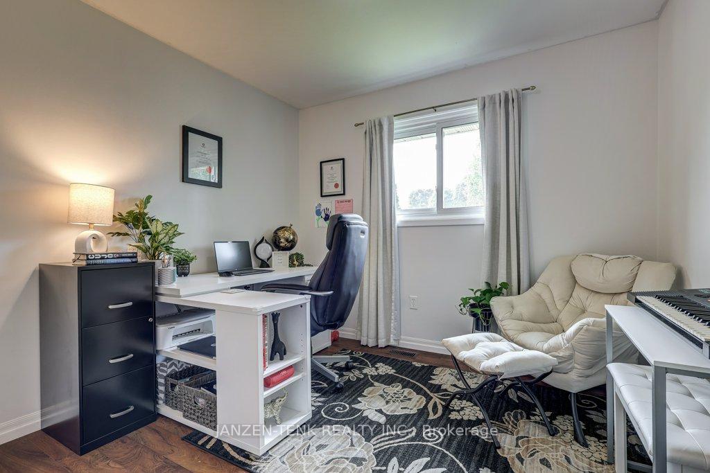 Photo 9 of 131 Fourth Avenue, Aylmer — HOMEH