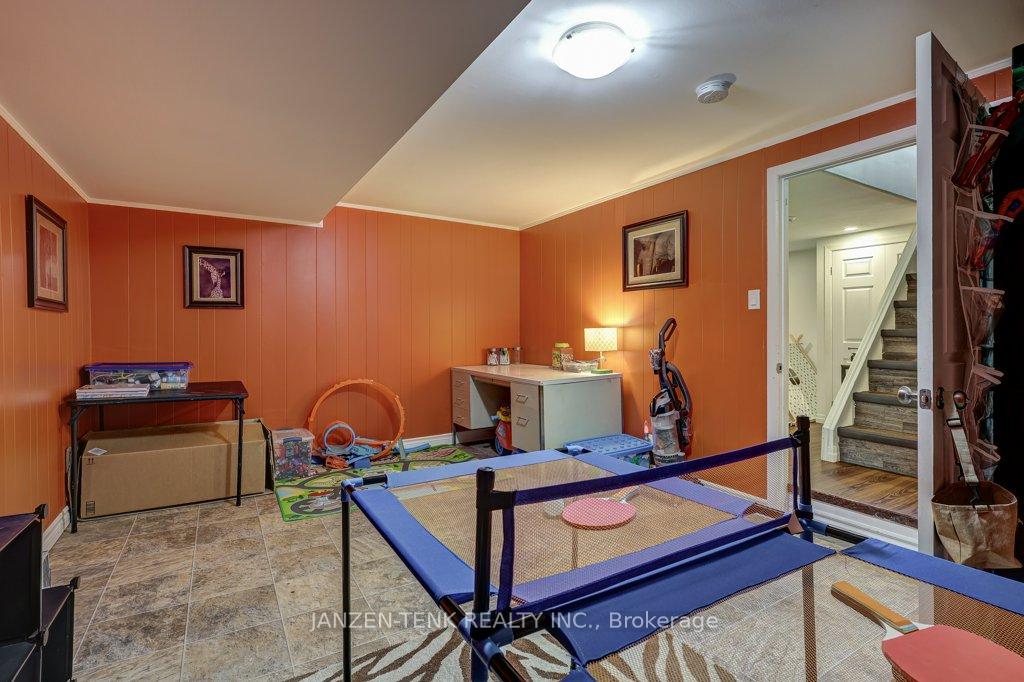 Photo 18 of 131 Fourth Avenue, Aylmer — HOMEH