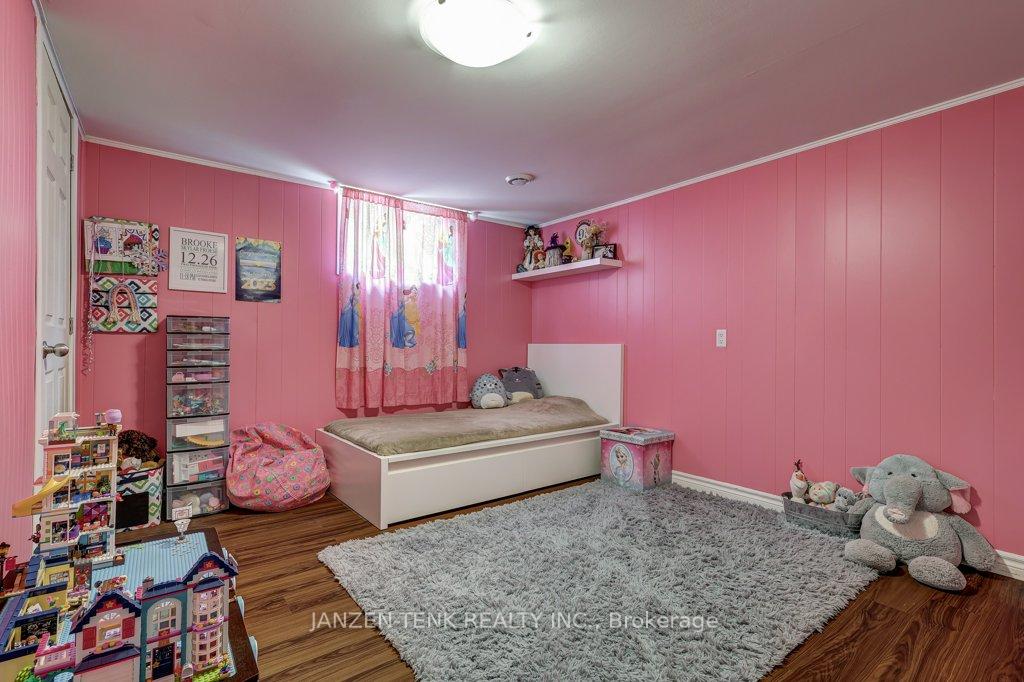 Photo 24 of 131 Fourth Avenue, Aylmer — HOMEH