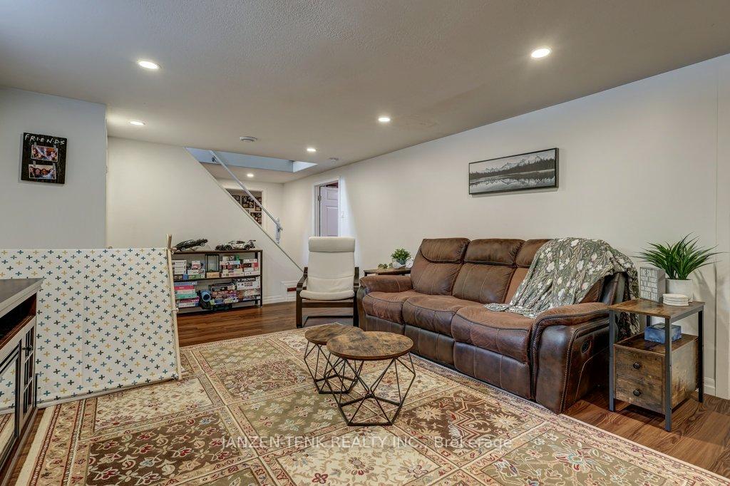 Photo 27 of 131 Fourth Avenue, Aylmer — HOMEH