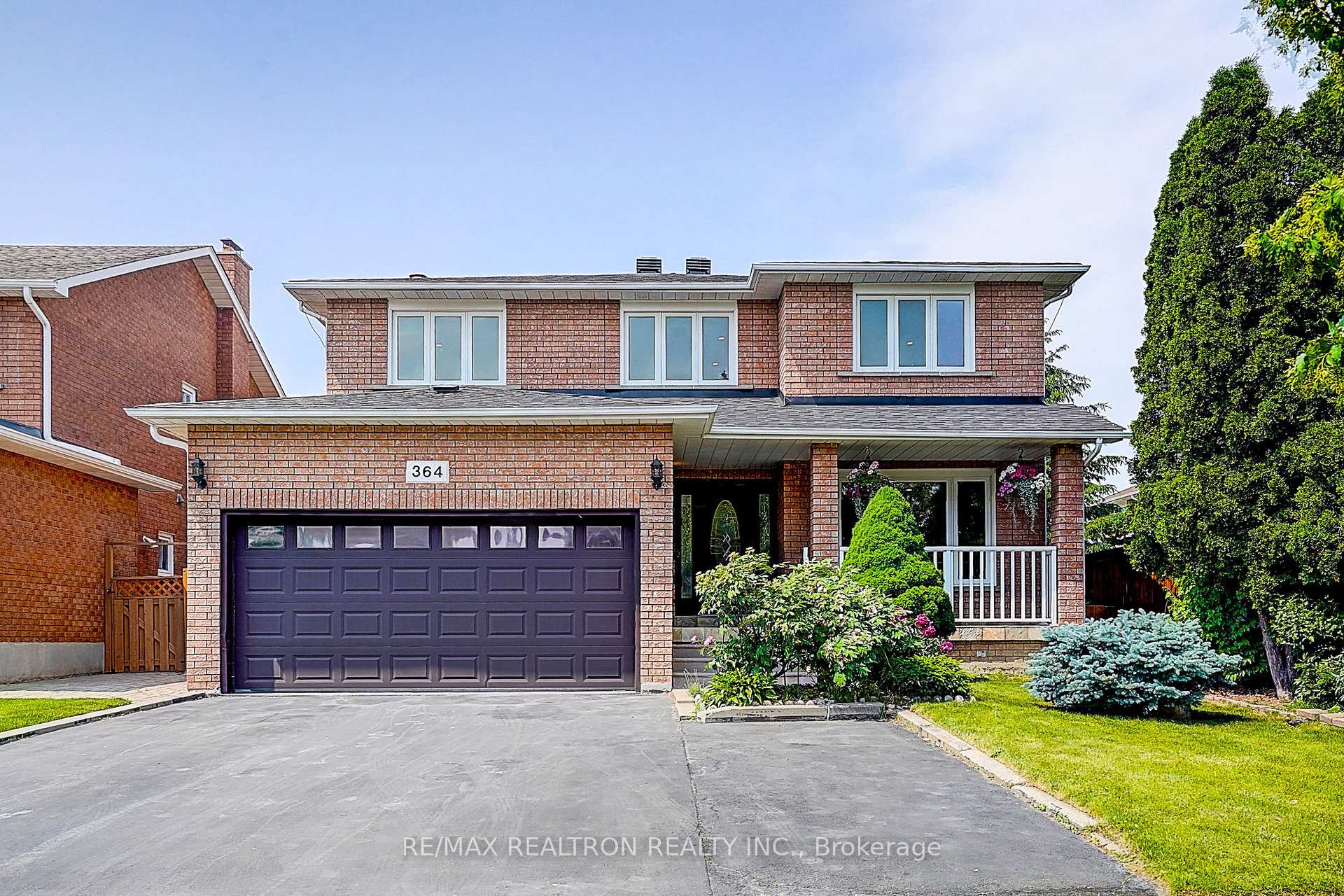 Front of 364 Castlehill Road