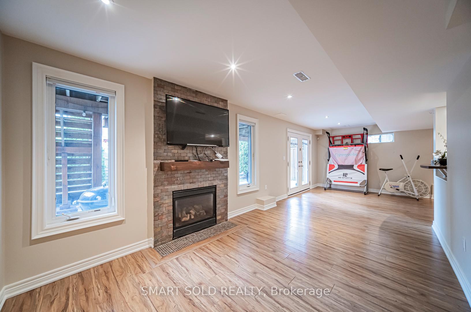 Photo 21 of 51 Dewpoint Road, Vaughan, Patterson — HOMEH
