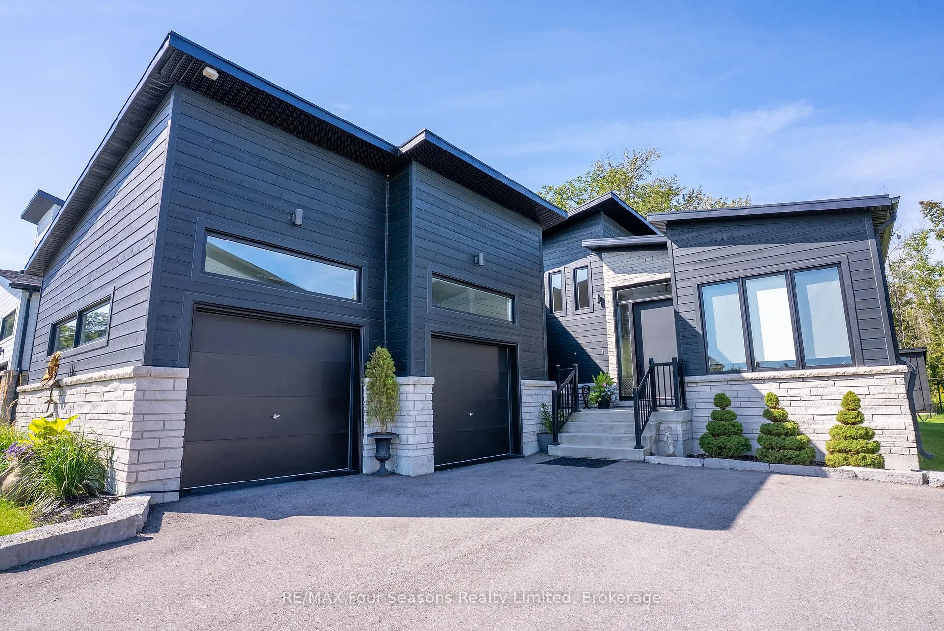 Photo of 102 Goldie Court