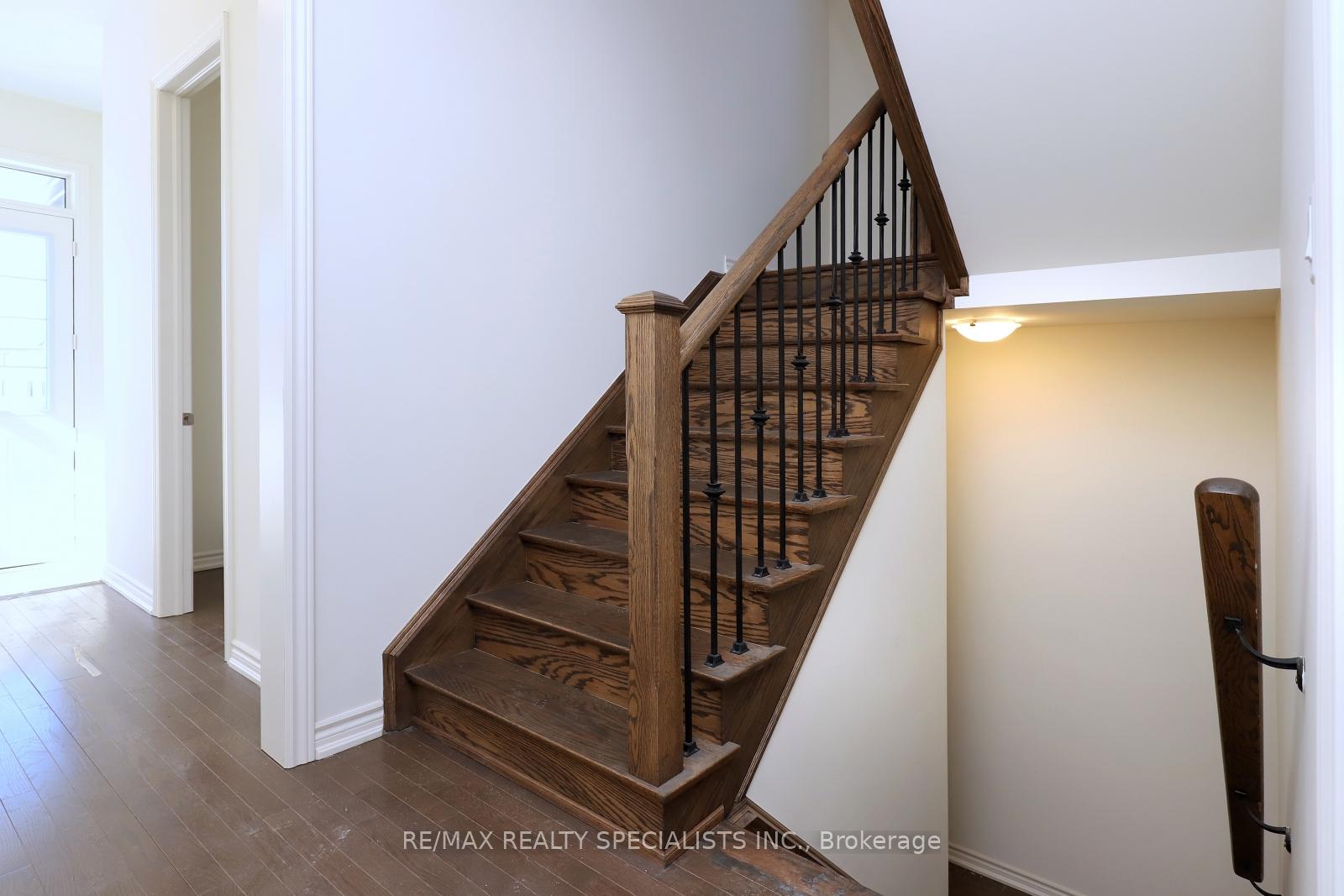 Photo 21 of 46 Priory Drive, Whitby, Rural Whitby — HOMEH