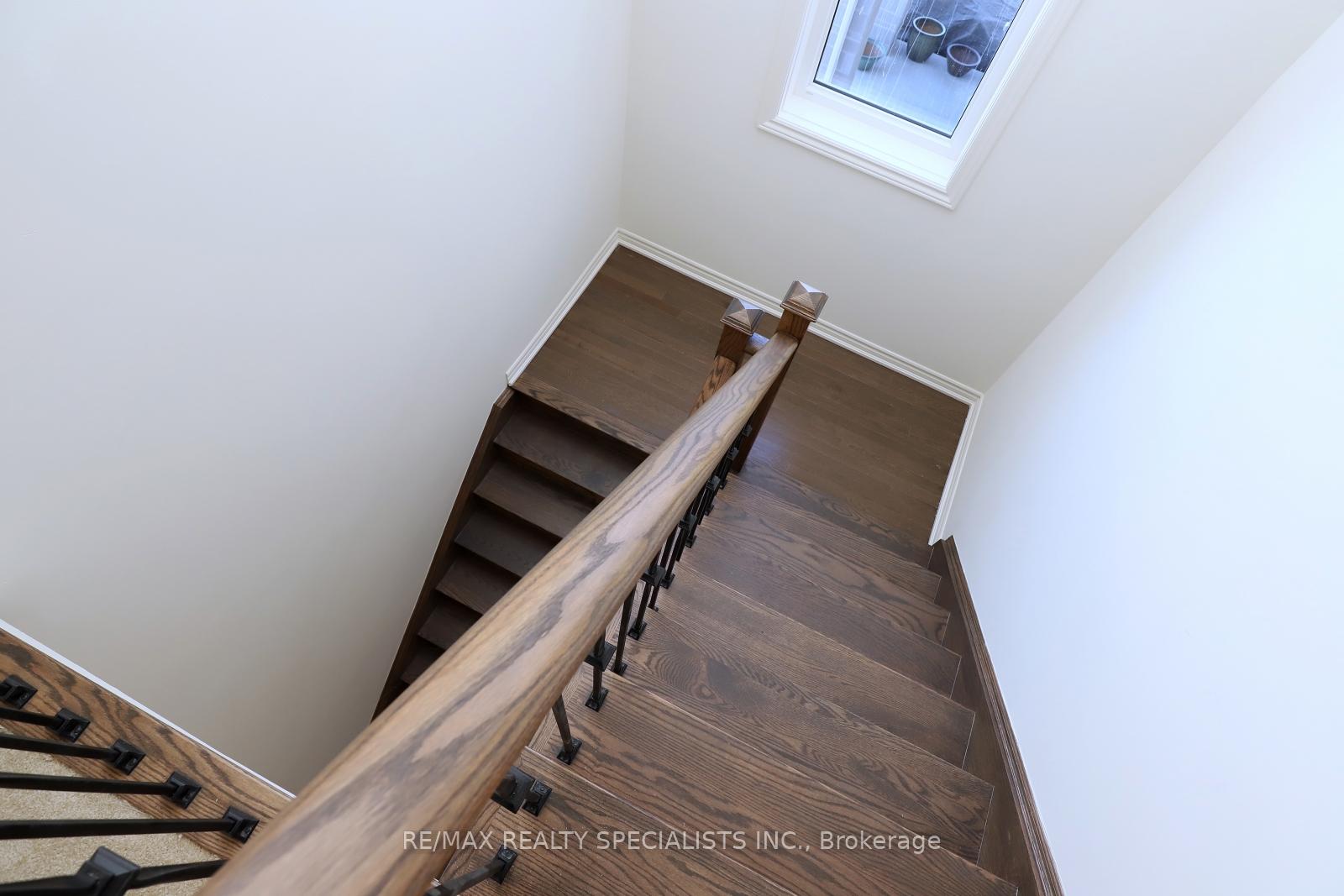 Photo 22 of 46 Priory Drive, Whitby, Rural Whitby — HOMEH