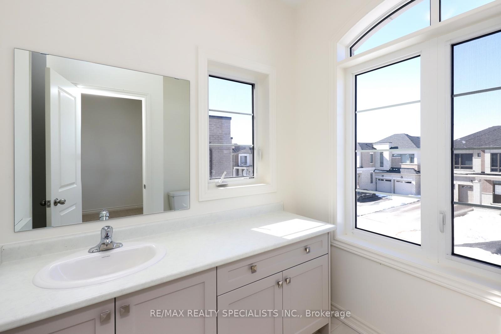 Photo 25 of 46 Priory Drive, Whitby, Rural Whitby — HOMEH
