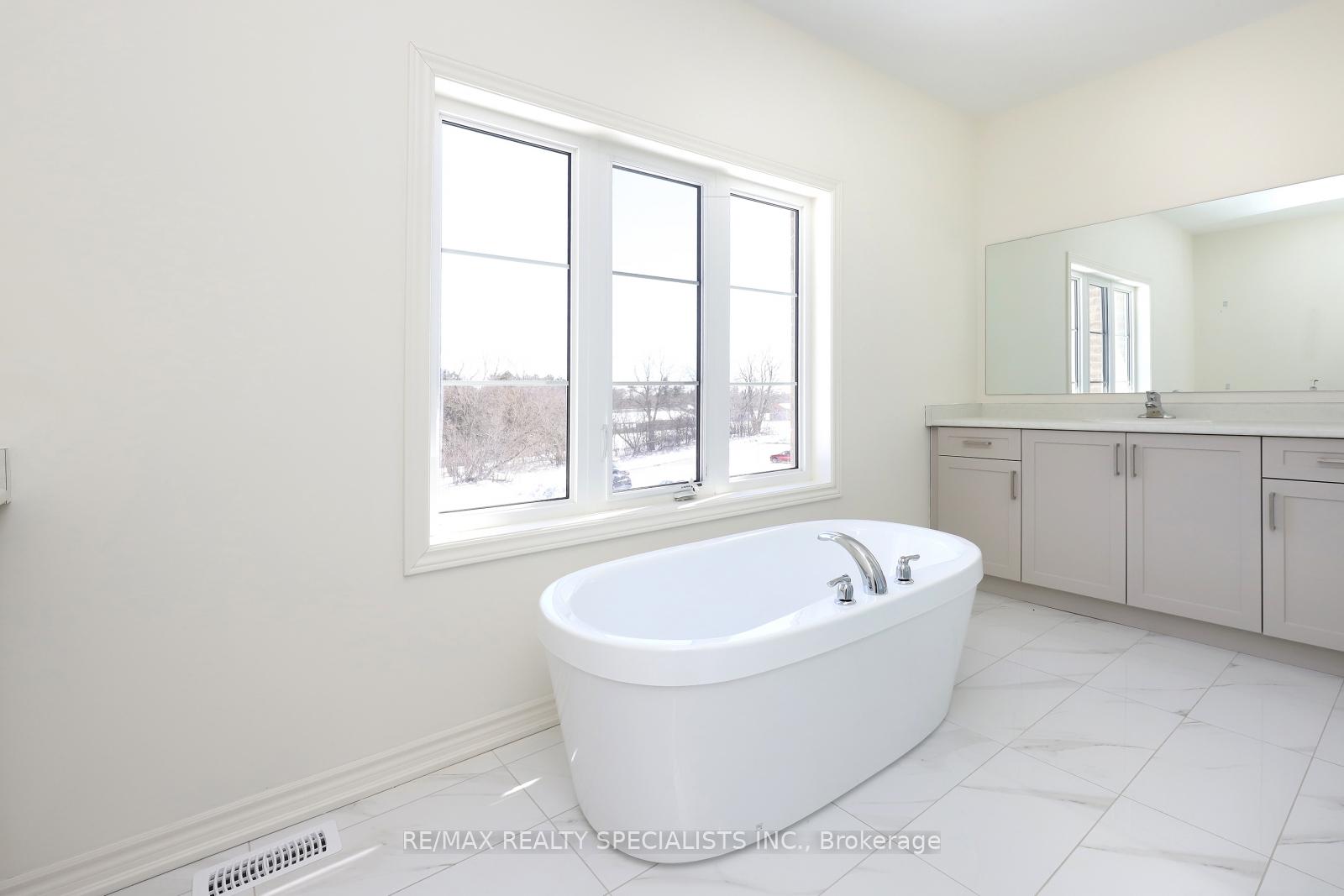Photo 29 of 46 Priory Drive, Whitby, Rural Whitby — HOMEH