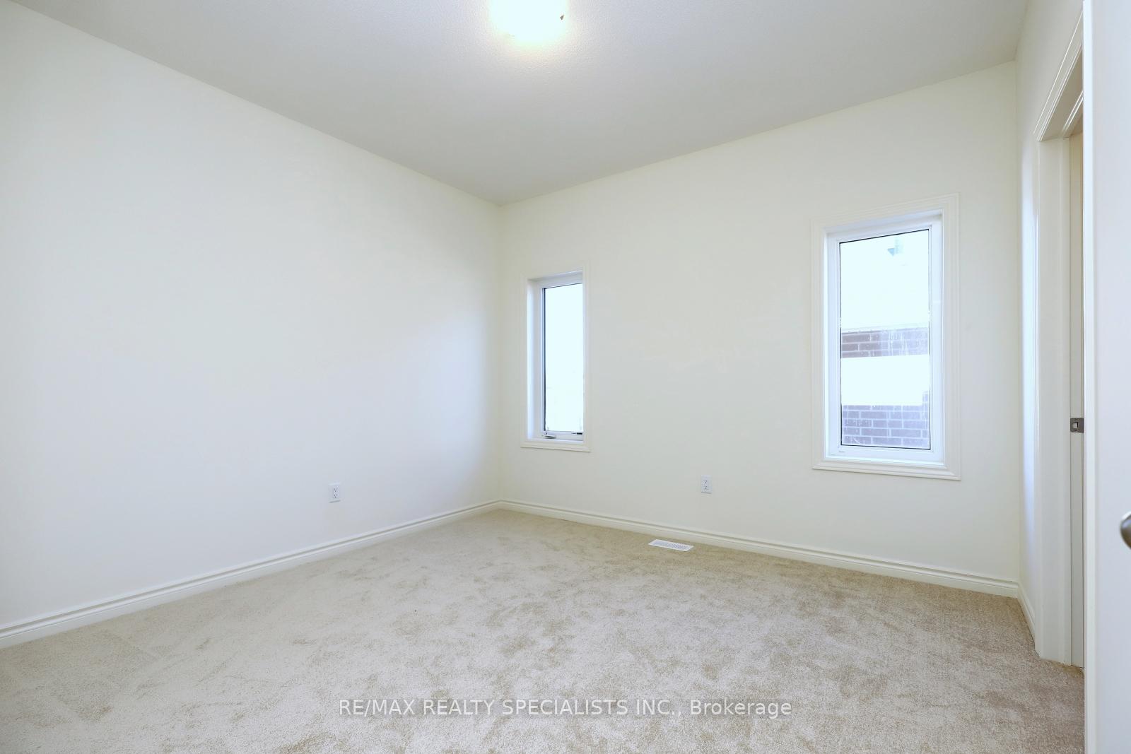Photo 32 of 46 Priory Drive, Whitby, Rural Whitby — HOMEH