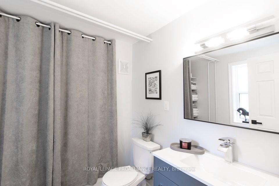 Photo 2 of 34 Dunbar Street, Belleville, Belleville Ward — HOMEH