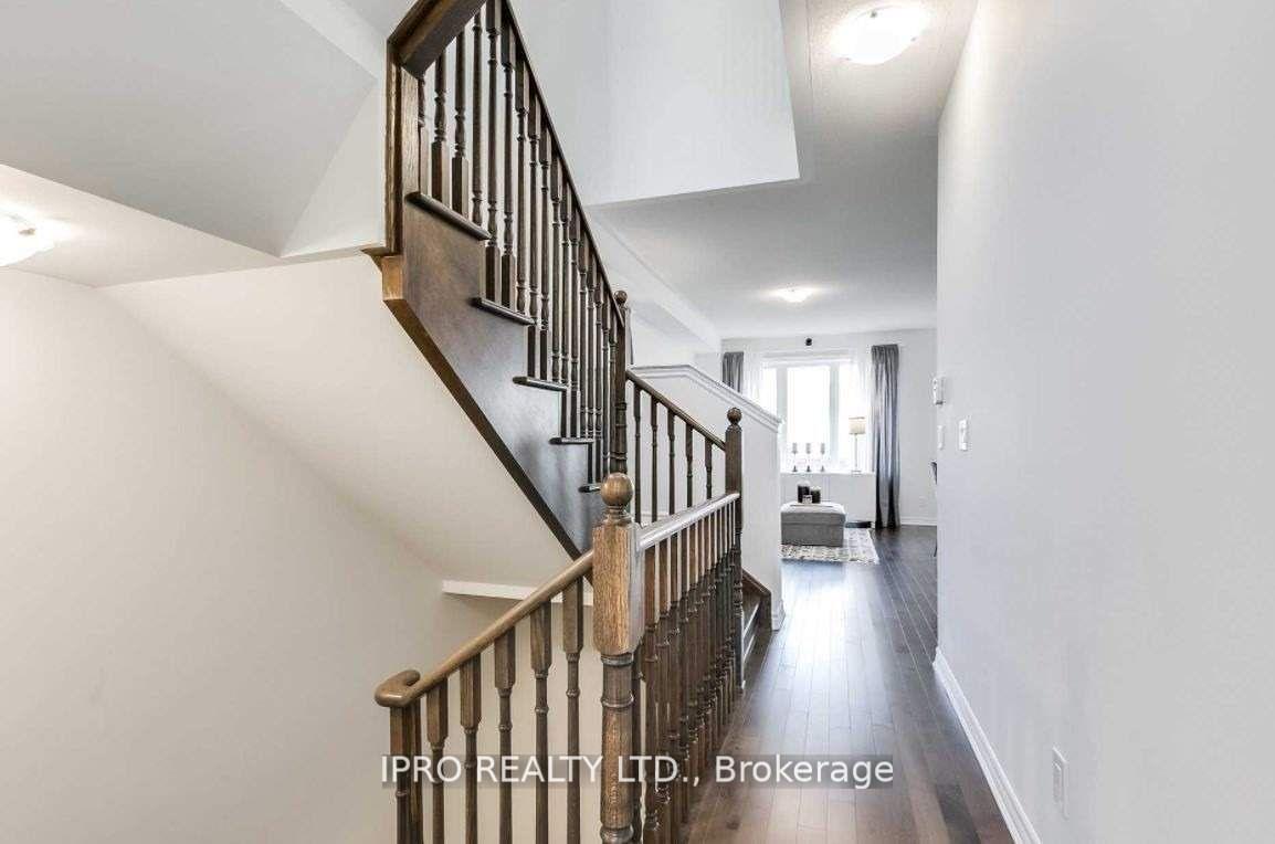 Photo 3 of 29 Sutcliffe Drive, Whitby, Rolling Acres — HOMEH