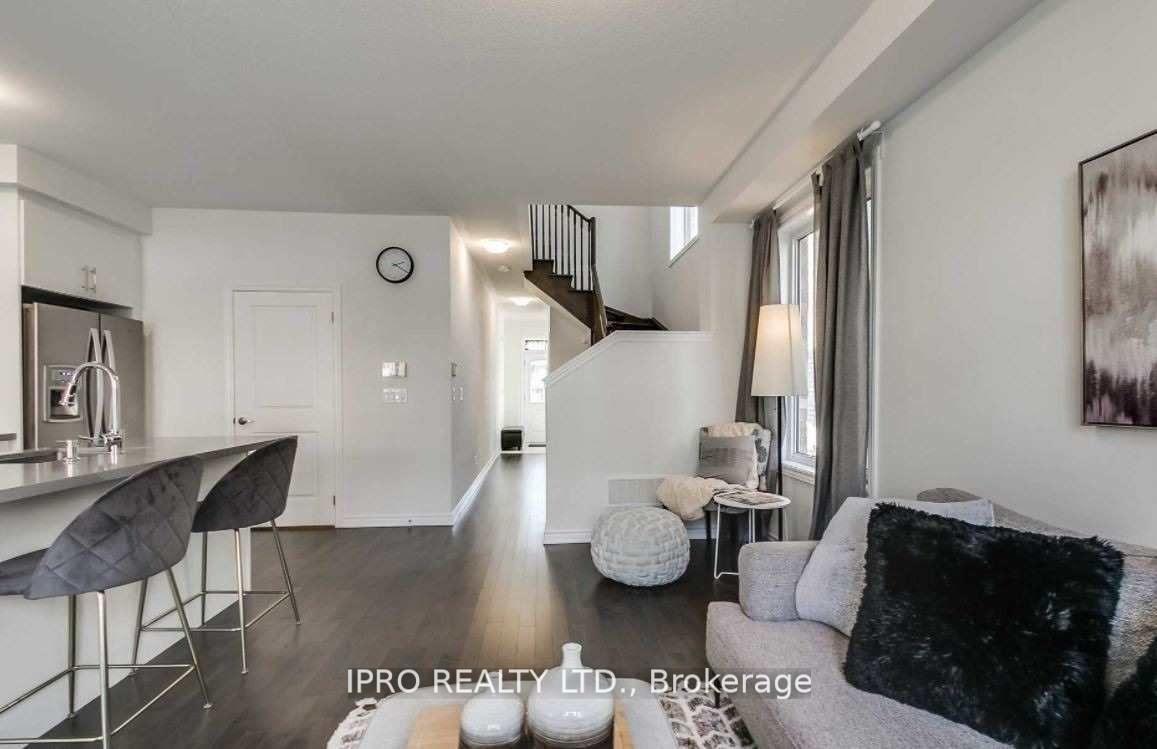 Photo 8 of 29 Sutcliffe Drive, Whitby, Rolling Acres — HOMEH