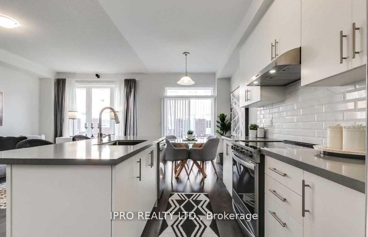 Photo 12 of 29 Sutcliffe Drive, Whitby, Rolling Acres — HOMEH