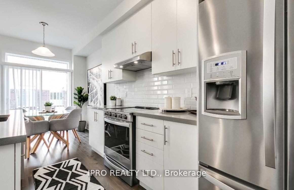 Photo 13 of 29 Sutcliffe Drive, Whitby, Rolling Acres — HOMEH