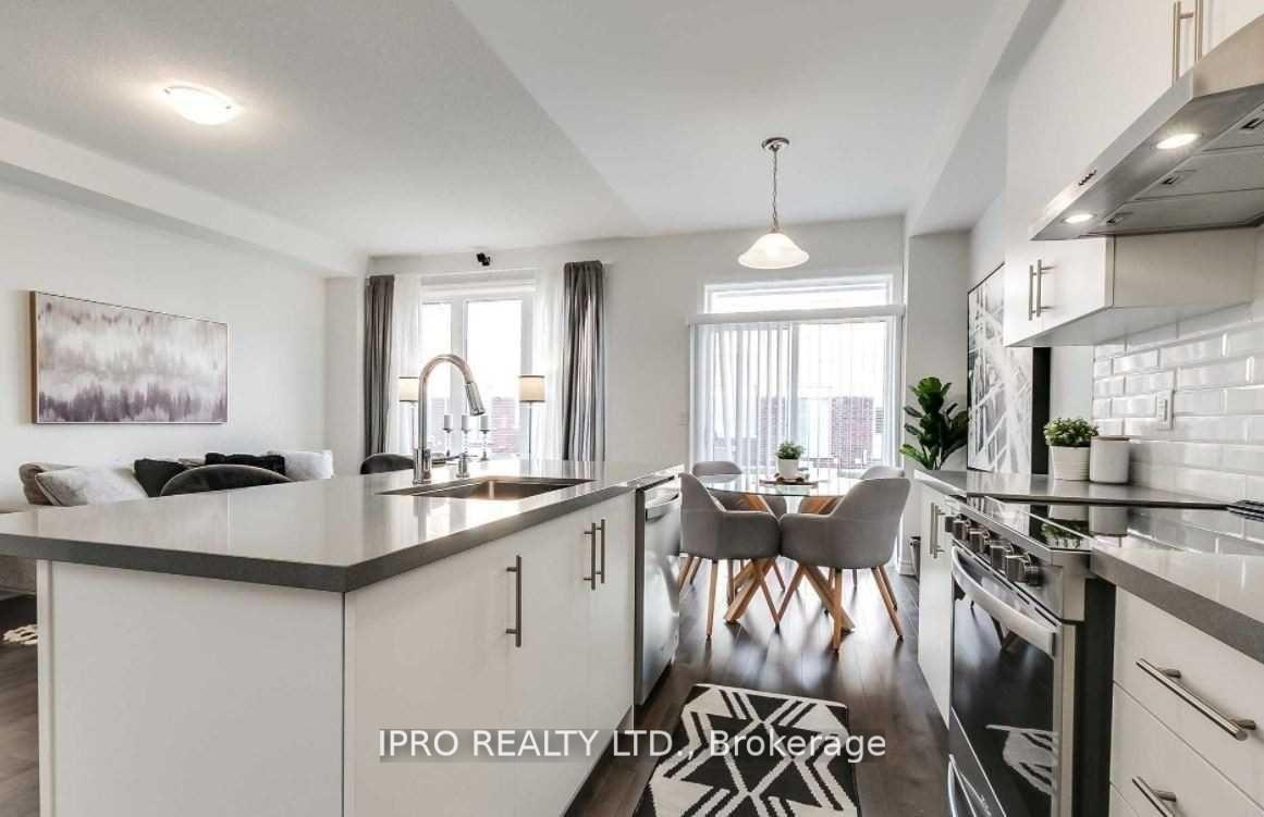 Photo 14 of 29 Sutcliffe Drive, Whitby, Rolling Acres — HOMEH