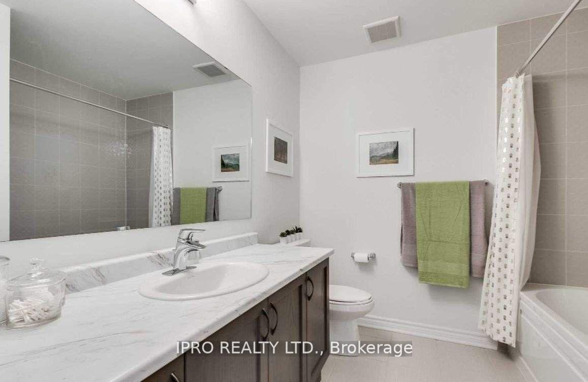 Photo 26 of 29 Sutcliffe Drive, Whitby, Rolling Acres — HOMEH