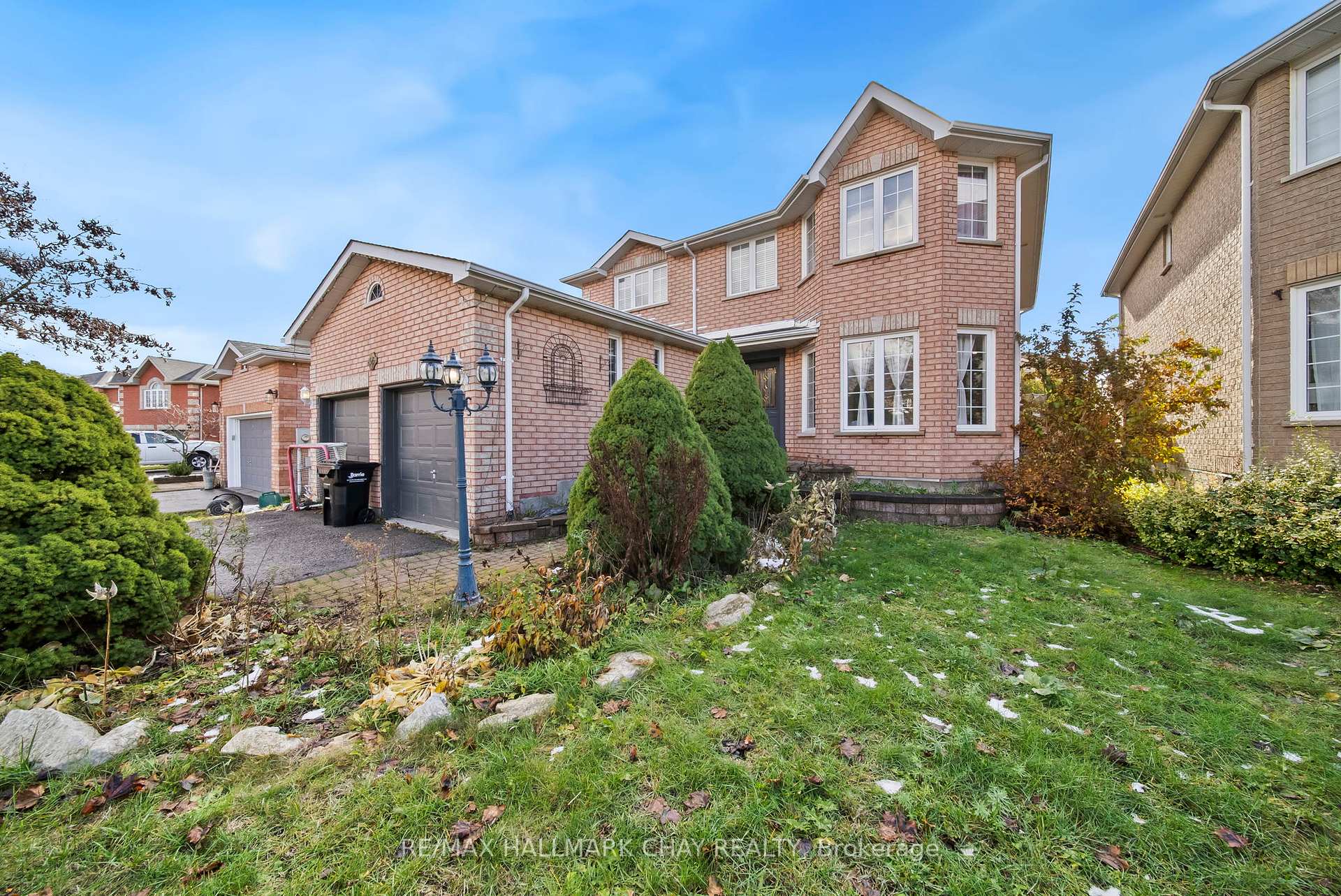 Photo 3 of 56 Hubbert Crescent, Barrie, Holly — HOMEH