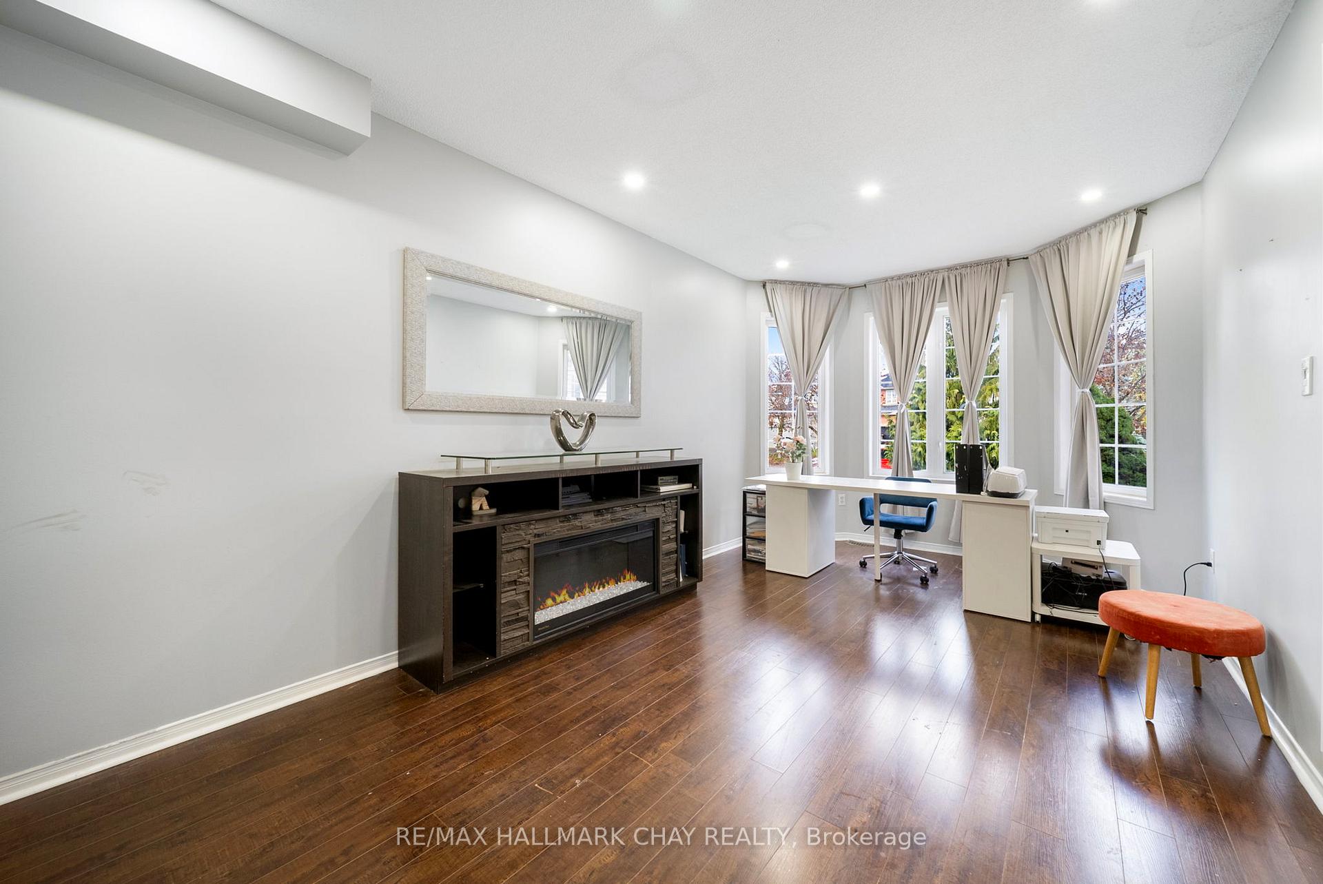 Photo 9 of 56 Hubbert Crescent, Barrie, Holly — HOMEH