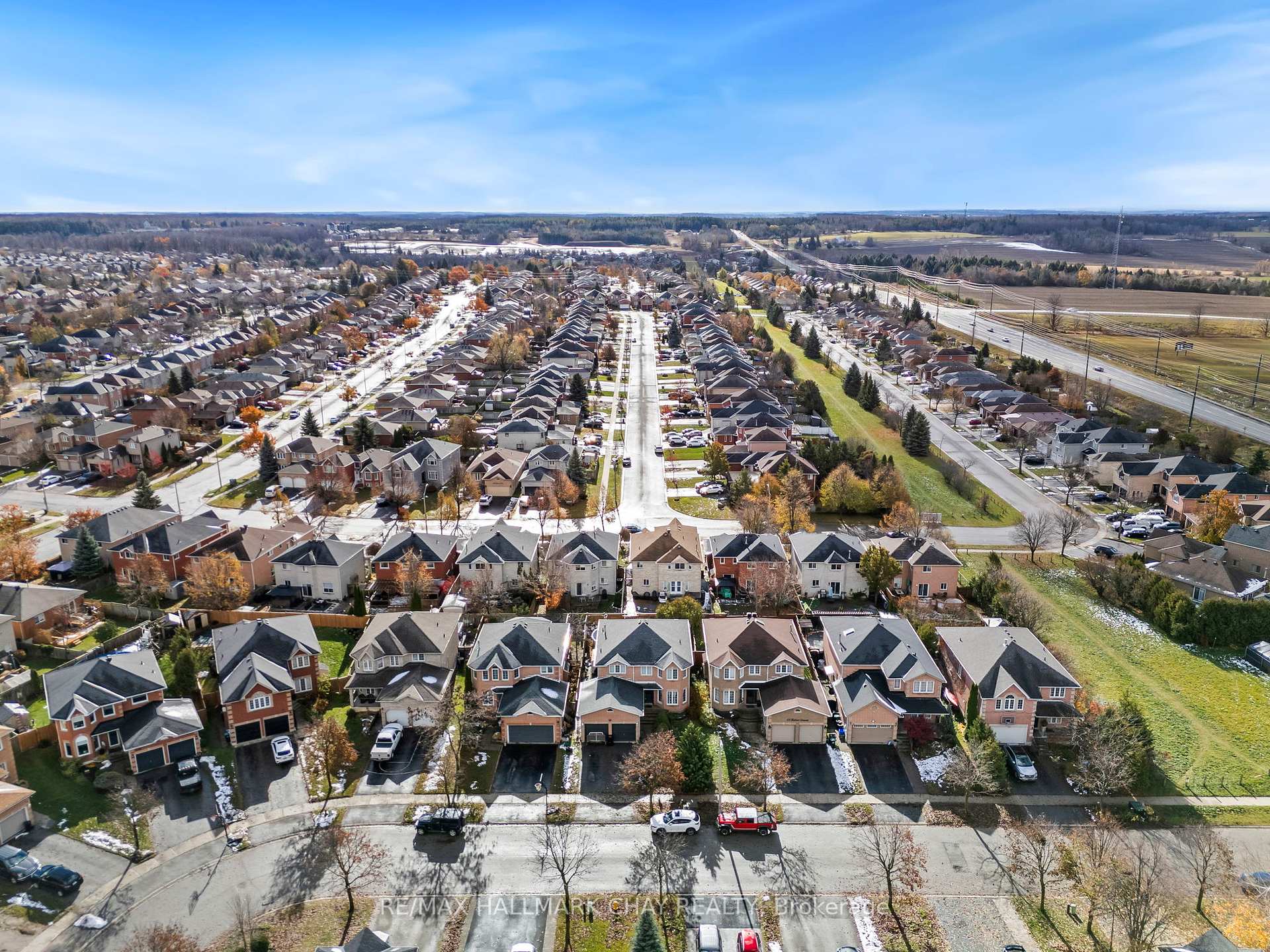 Photo 37 of 56 Hubbert Crescent, Barrie, Holly — HOMEH