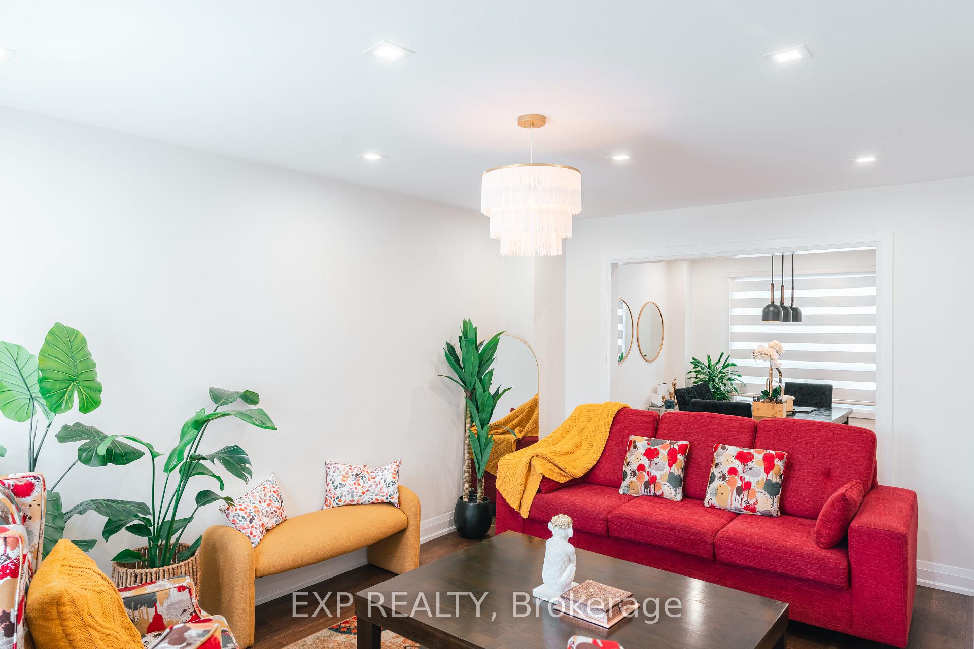 Photo 5 of 12 Fieldnest Crescent, Whitby, Rolling Acres — HOMEH