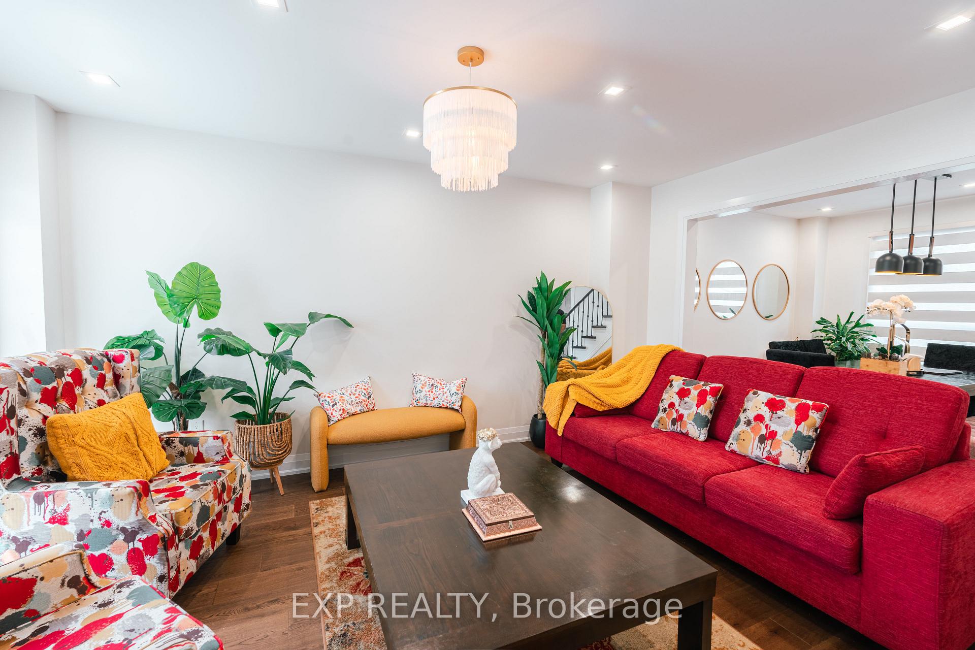 Photo 6 of 12 Fieldnest Crescent, Whitby, Rolling Acres — HOMEH