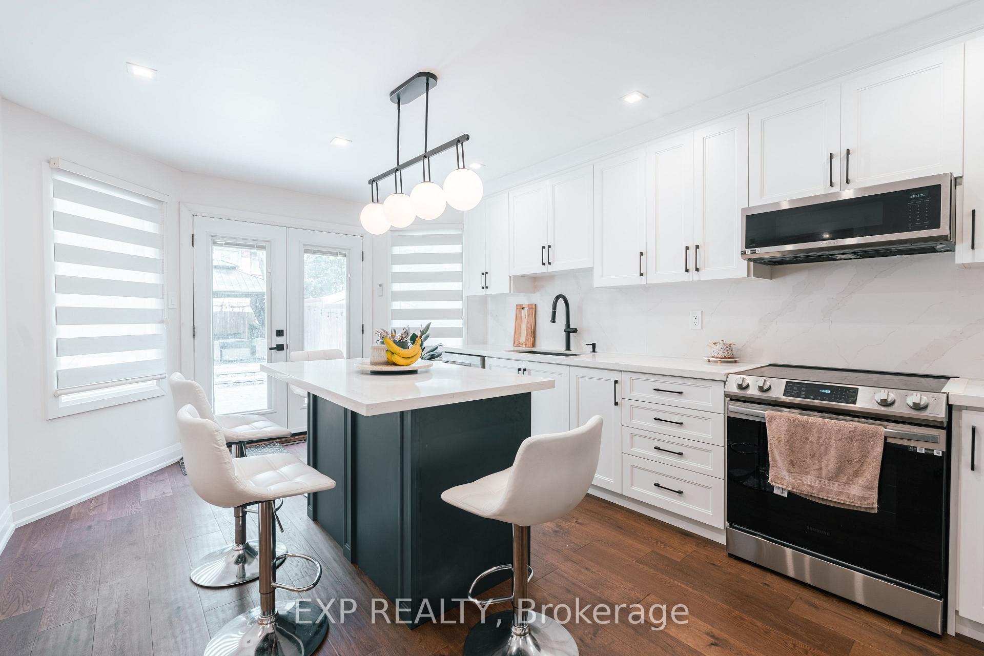 Photo 8 of 12 Fieldnest Crescent, Whitby, Rolling Acres — HOMEH