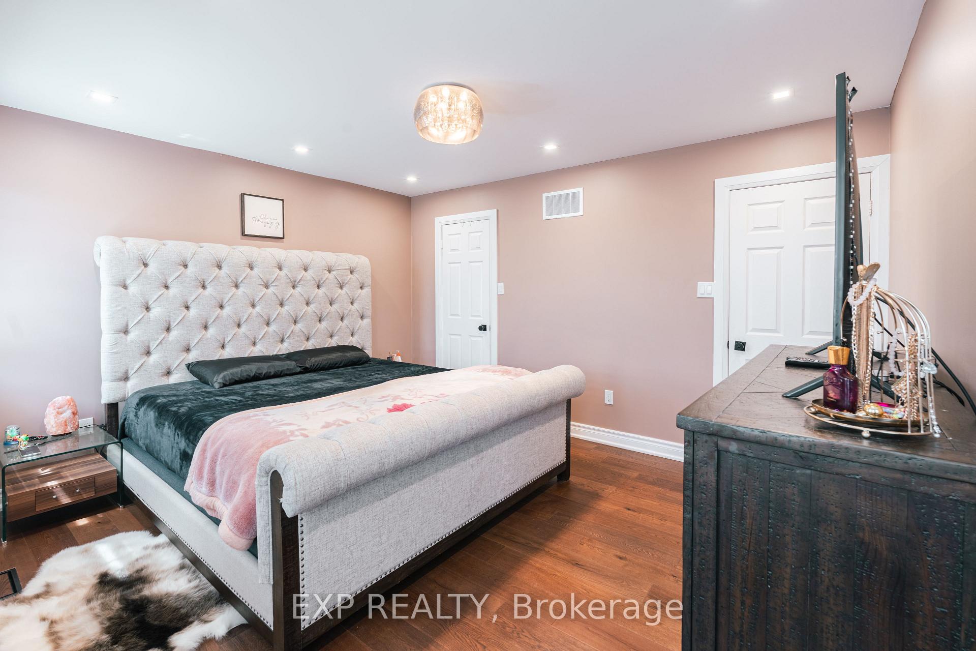 Photo 18 of 12 Fieldnest Crescent, Whitby, Rolling Acres — HOMEH