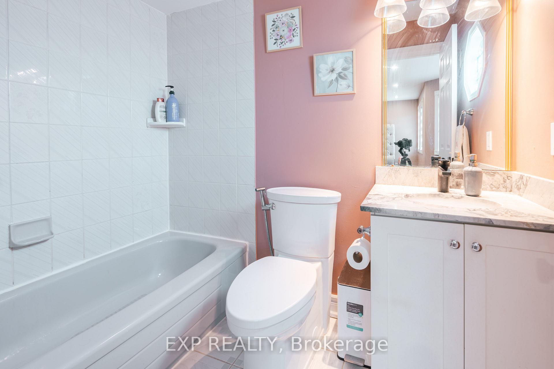 Photo 19 of 12 Fieldnest Crescent, Whitby, Rolling Acres — HOMEH