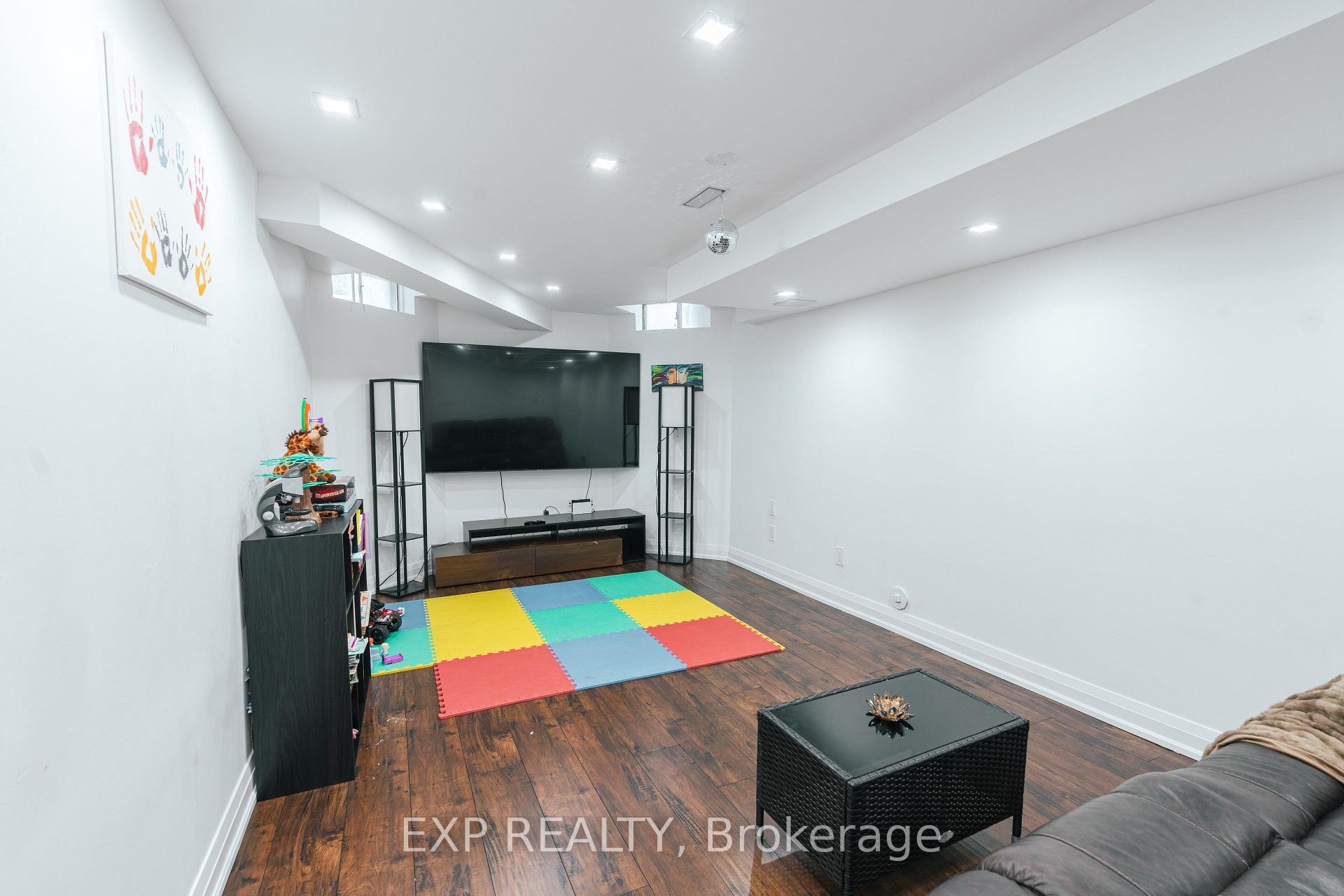 Photo 32 of 12 Fieldnest Crescent, Whitby, Rolling Acres — HOMEH