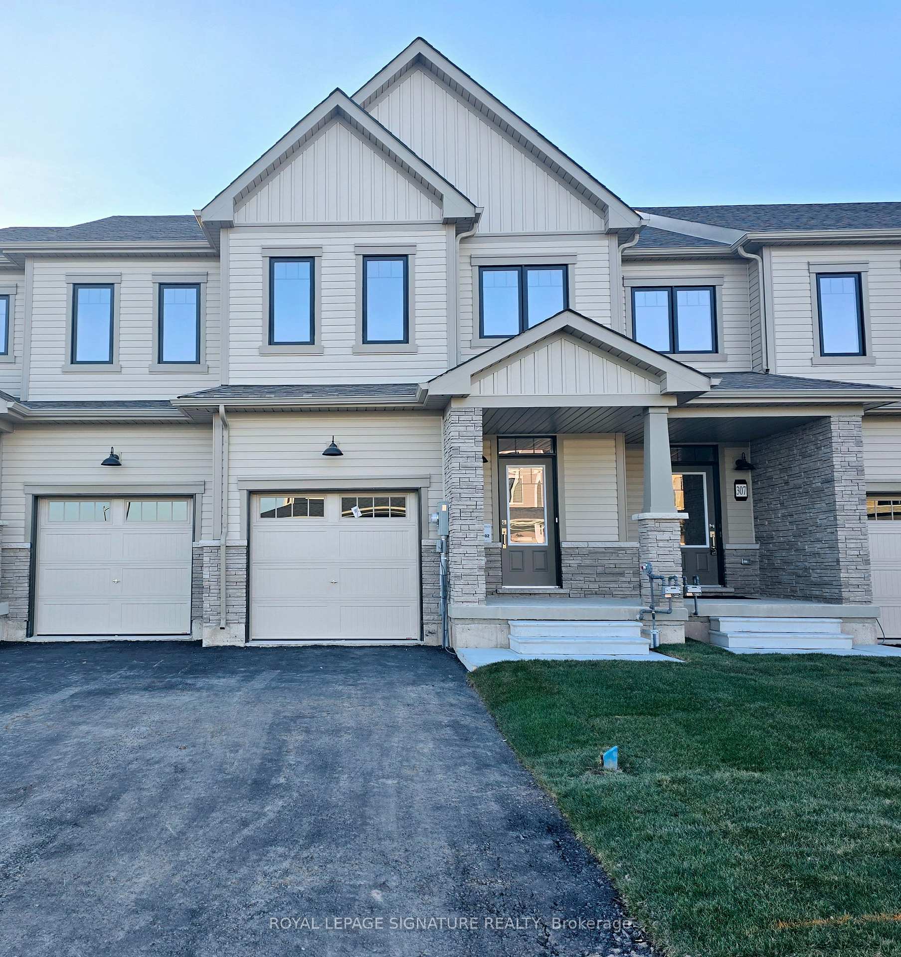 Photo 1 of 303 Port Crescent, Welland, Dain City — HOMEH