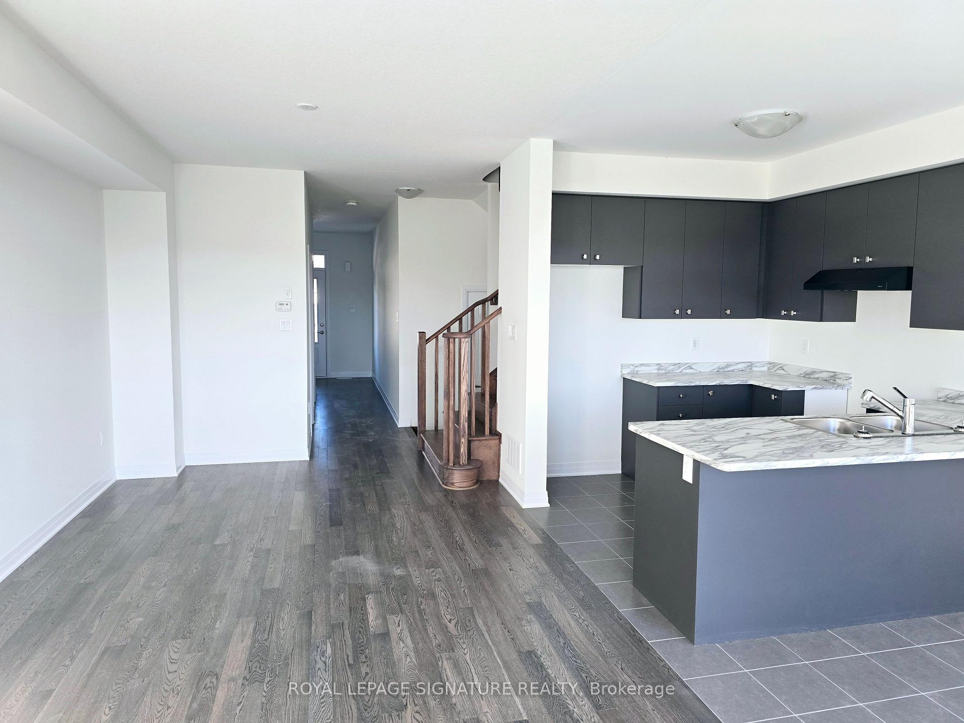 Photo 2 of 303 Port Crescent, Welland, Dain City — HOMEH