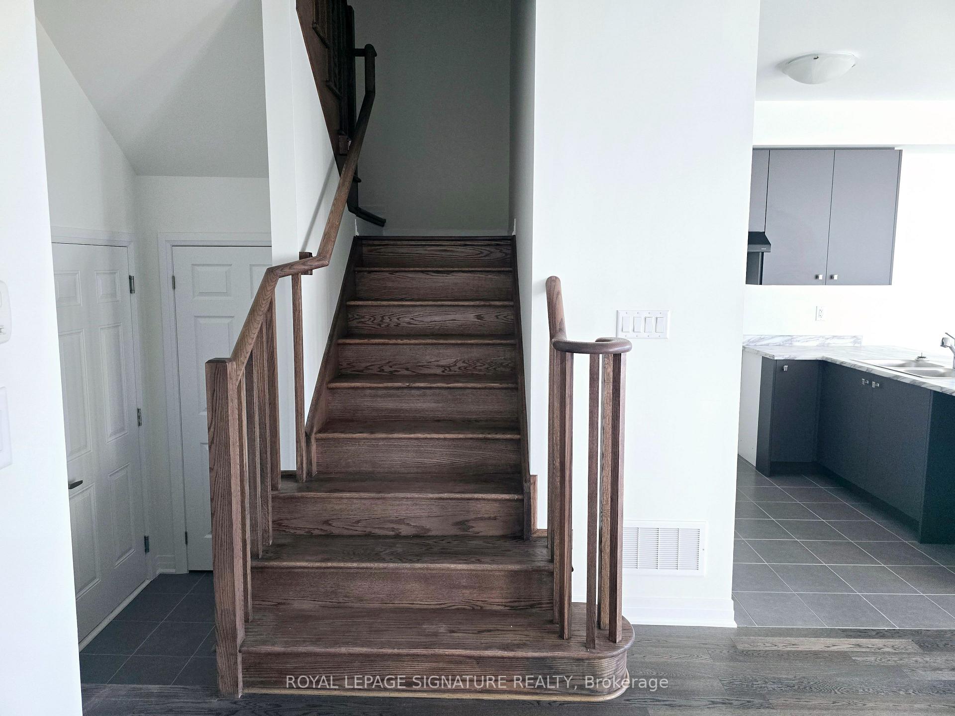 Photo 7 of 303 Port Crescent, Welland, Dain City — HOMEH